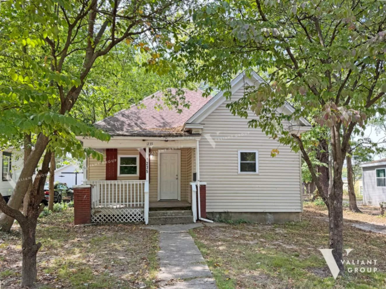 1235-N-Prospect-Ave-Springfield-MO-exterior-front-yard.jpg