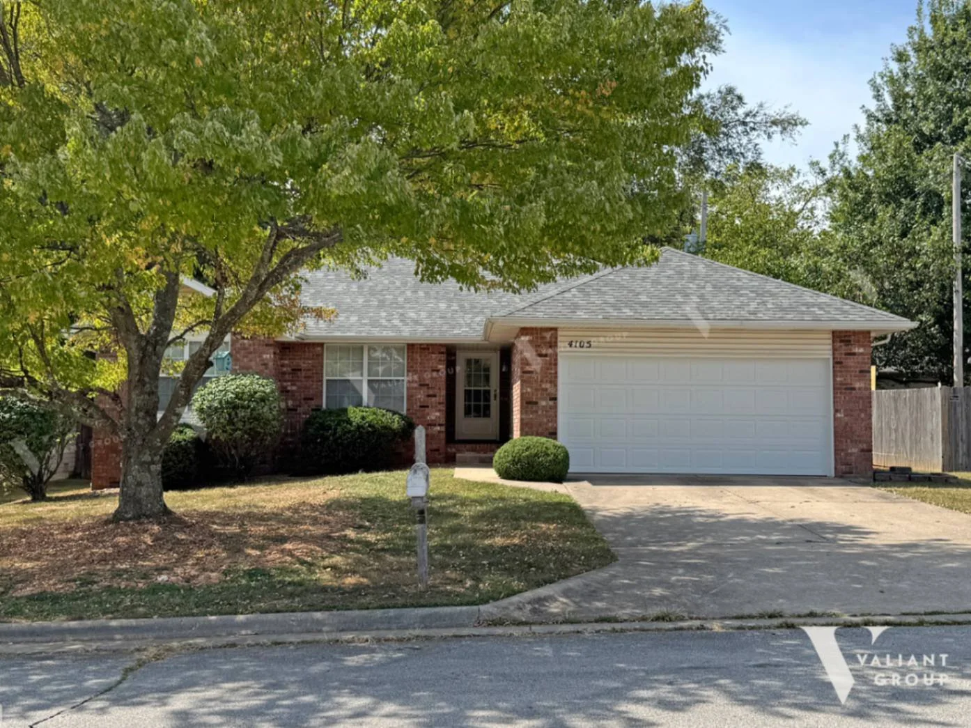 4105-S-Oak-St-Springfield-MO-01-exterior-brick-house.jpg