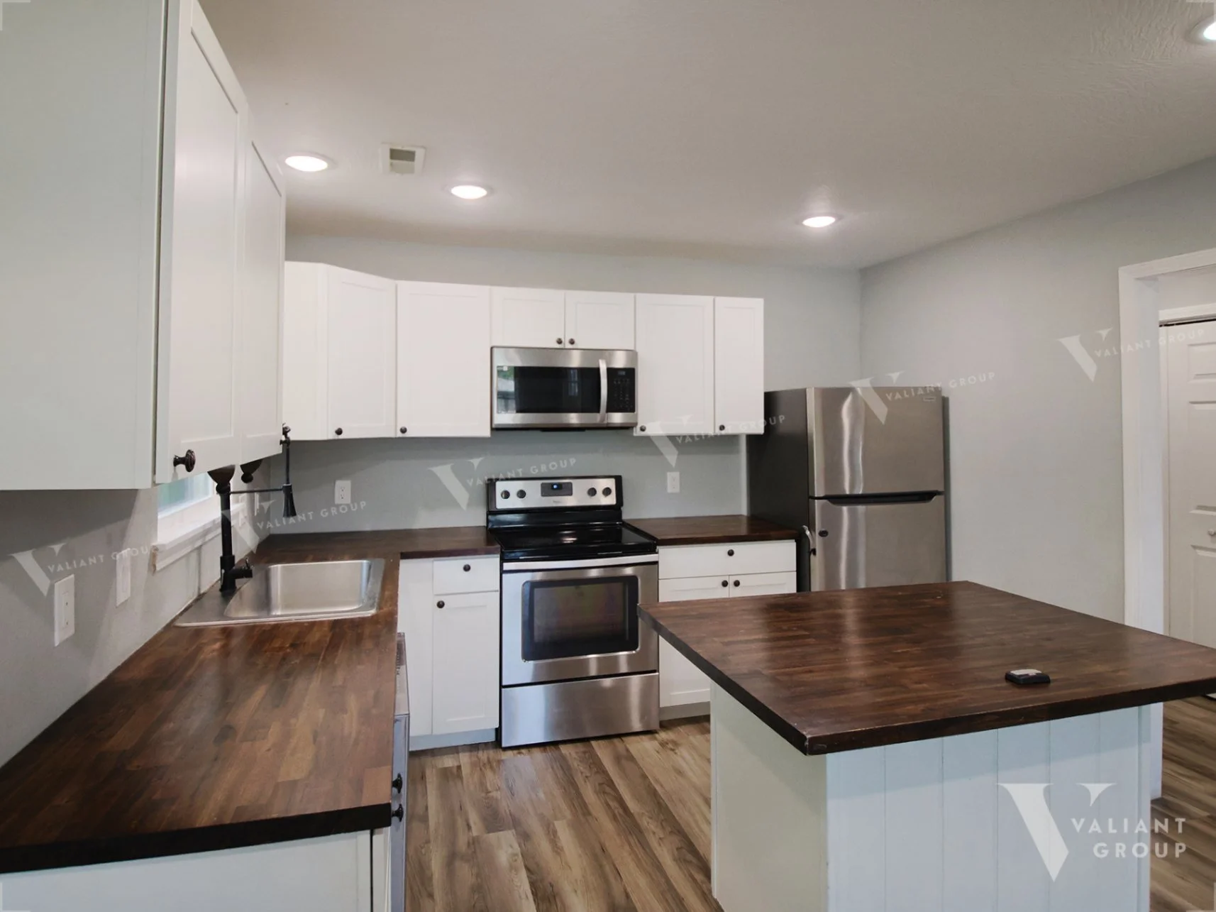 1038-W-Thoman-St-65803--10--Kitchen.jpg