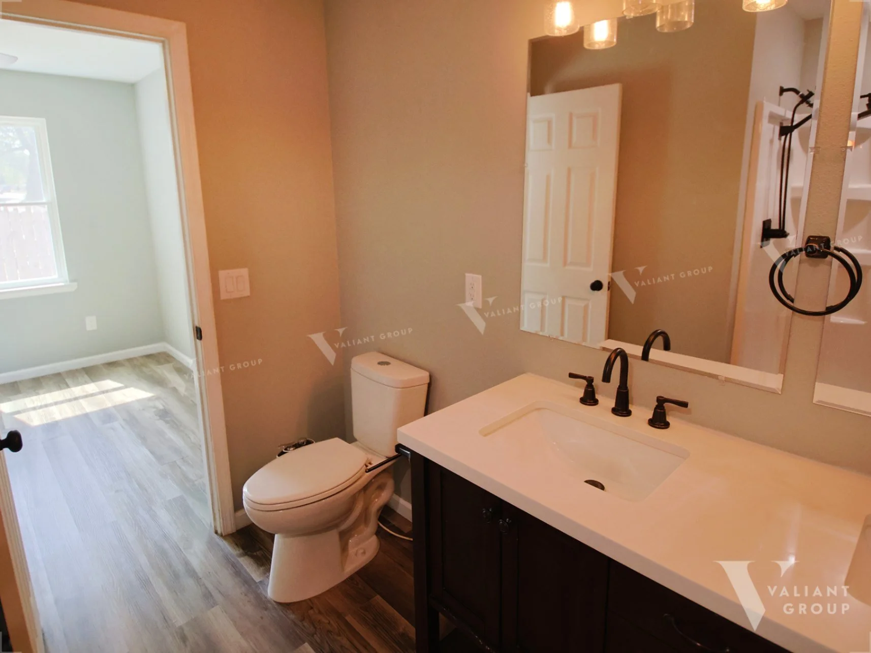 1038-W-Thoman-St-65803--21-Primary-Bathroom.jpg