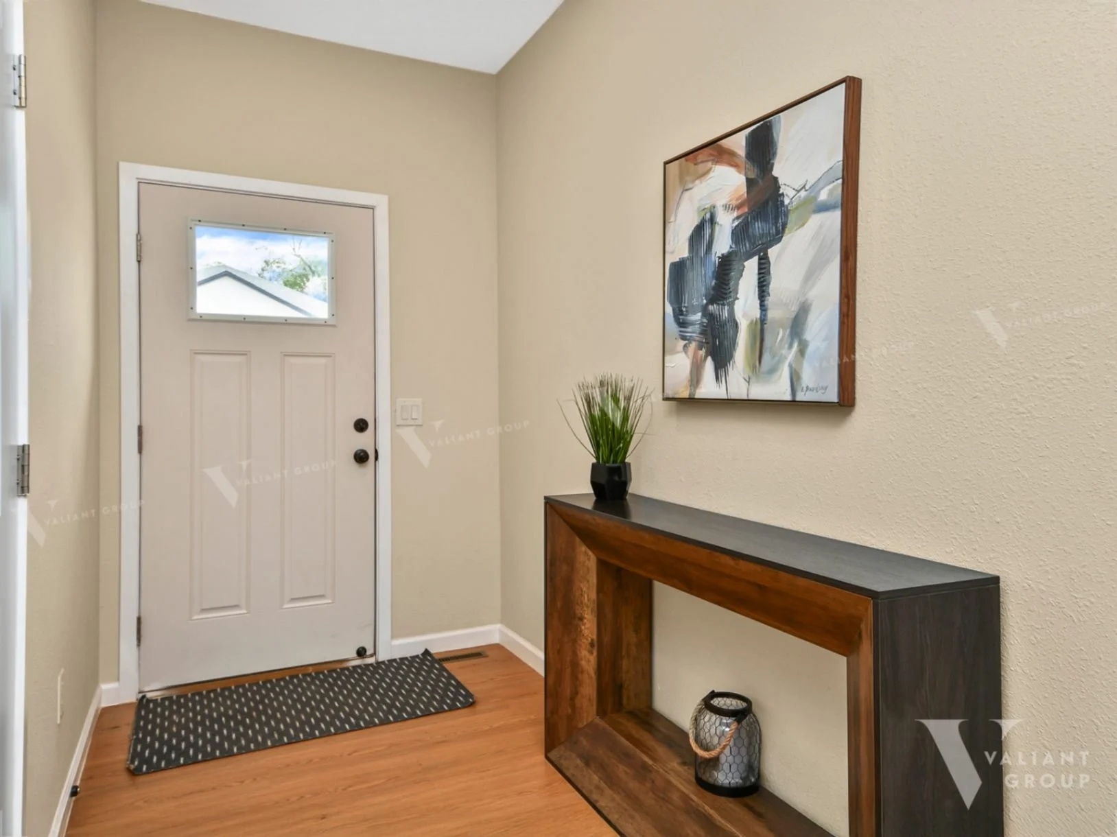 01-Pacific-Station-1220-E-Pacific-entrance-hallway.jpg