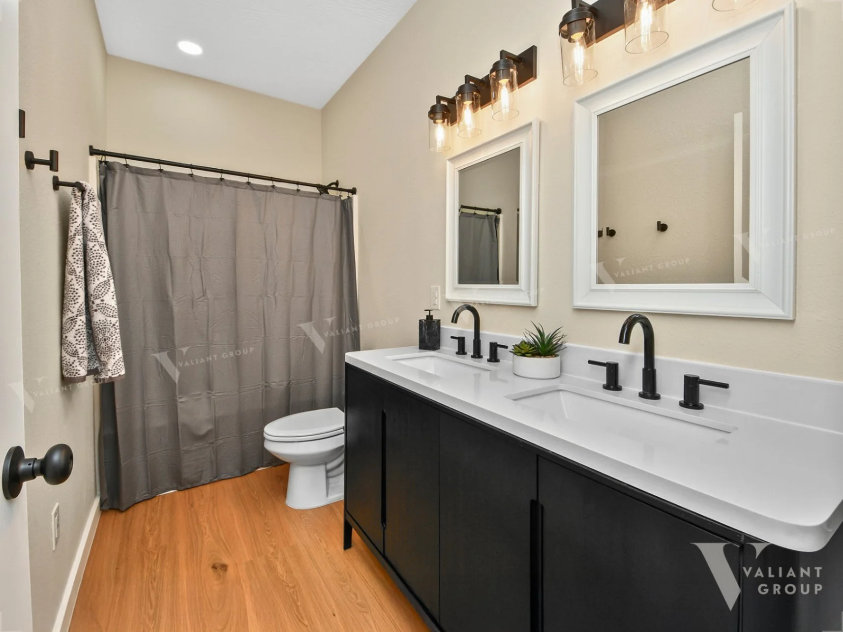 09-Pacific-Station-1220-E-Pacific-downstairs-bathroom-sinks.jpg