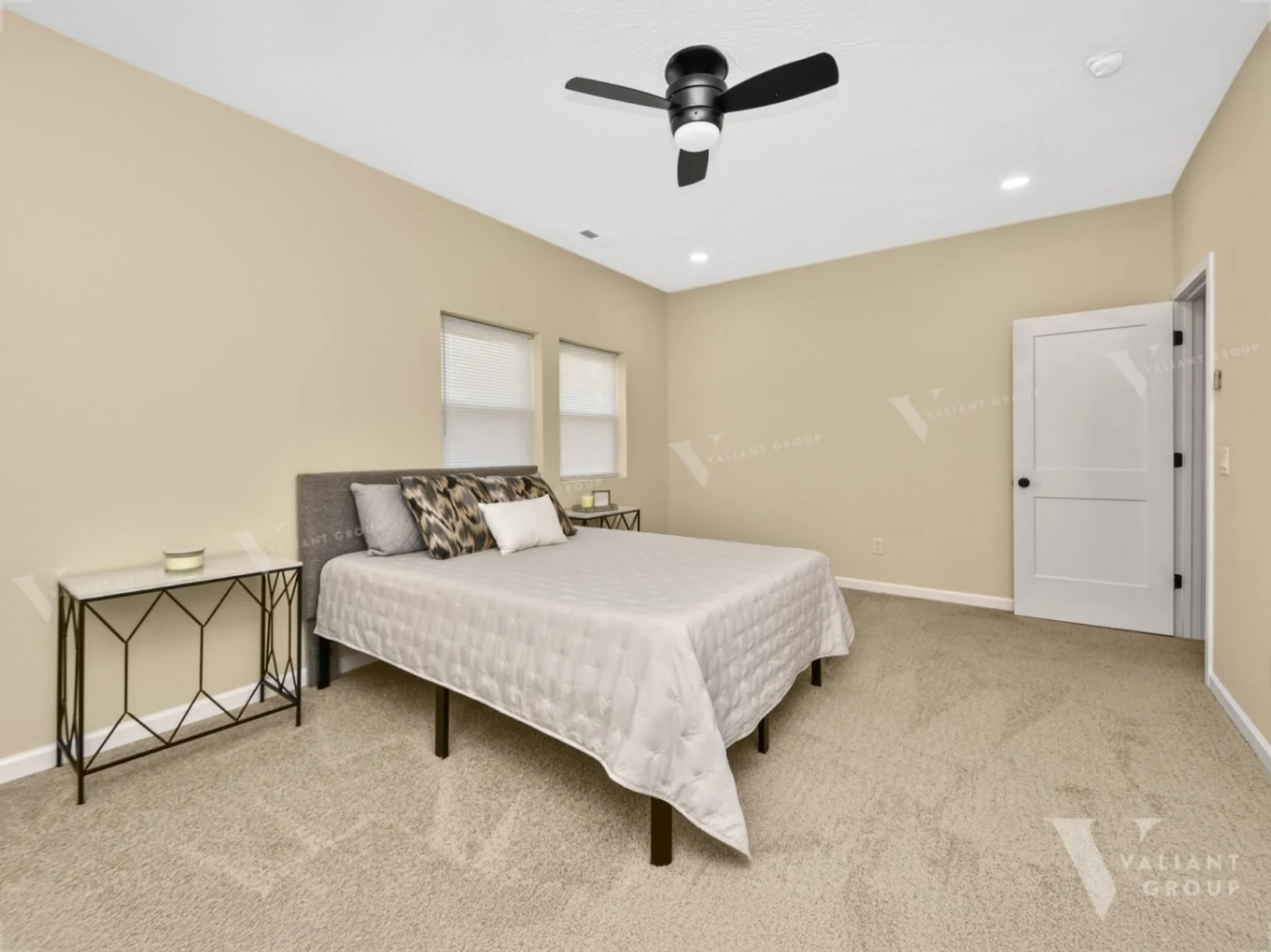 19-Pacific-Station-1220-E-Pacific-primary-bedroom.jpg