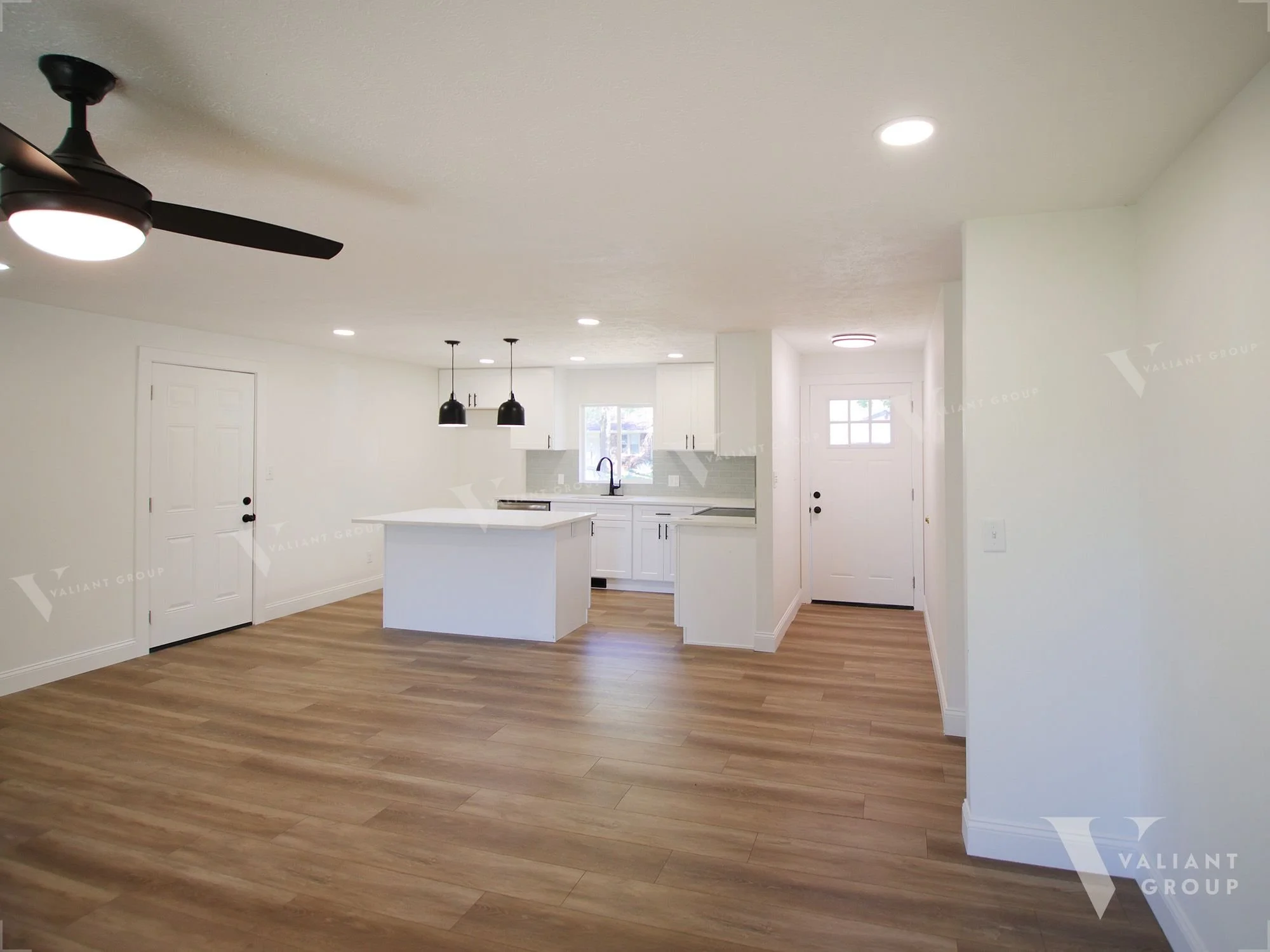 House-For-Rent-4959-S-McCann-Ave-Springfield-MO-65804-06-Interior-Livingroom.jpg