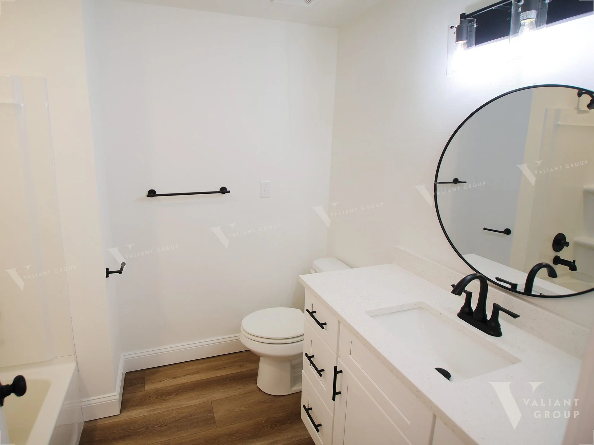 House-For-Rent-4959-S-McCann-Ave-Springfield-MO-65804-14-Interior-Guest-Bath.jpg