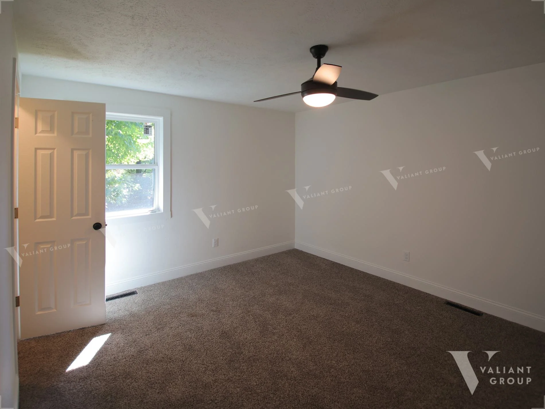 House-For-Rent-4959-S-McCann-Ave-Springfield-MO-65804-18-Interior-Mainroom.jpg