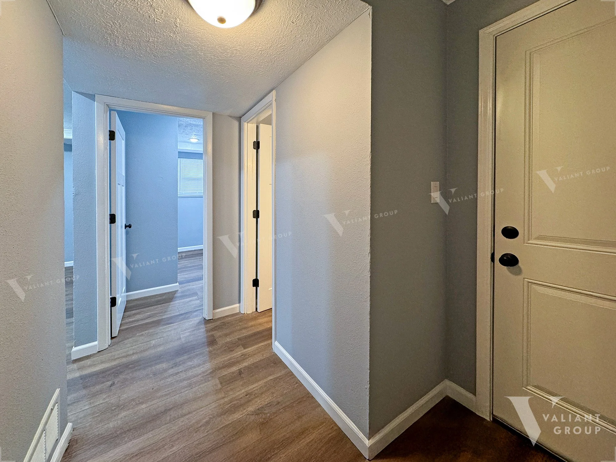 One-Bedroom-Apartment-1435-E-Elm-St-Springfield-MO-65802-Apt-104--02-Hallway.jpg