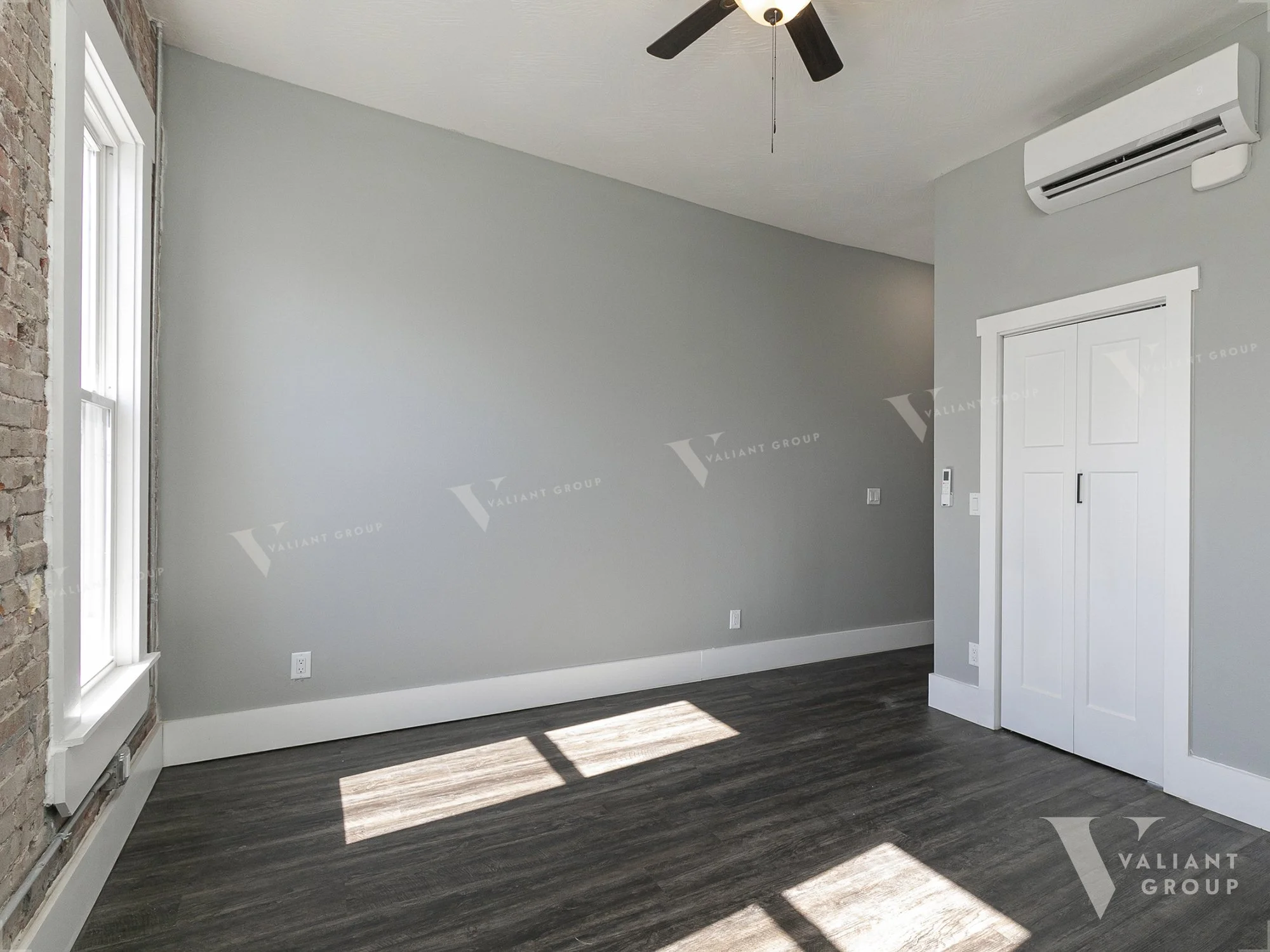 Apt 8 Back - 7M4A8814_1_1.jpg
