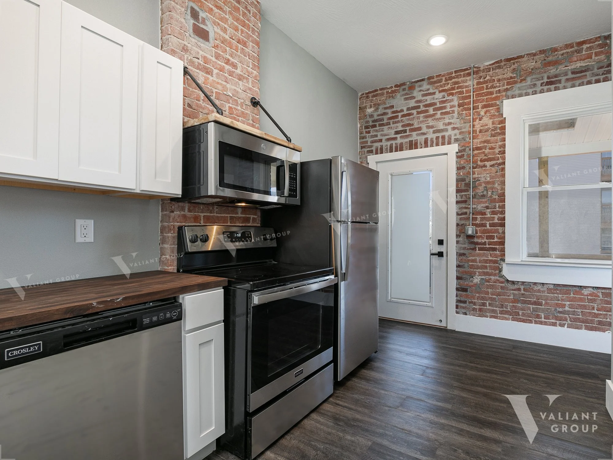 Apt 8 Back - 7M4A8840-Edit.jpg