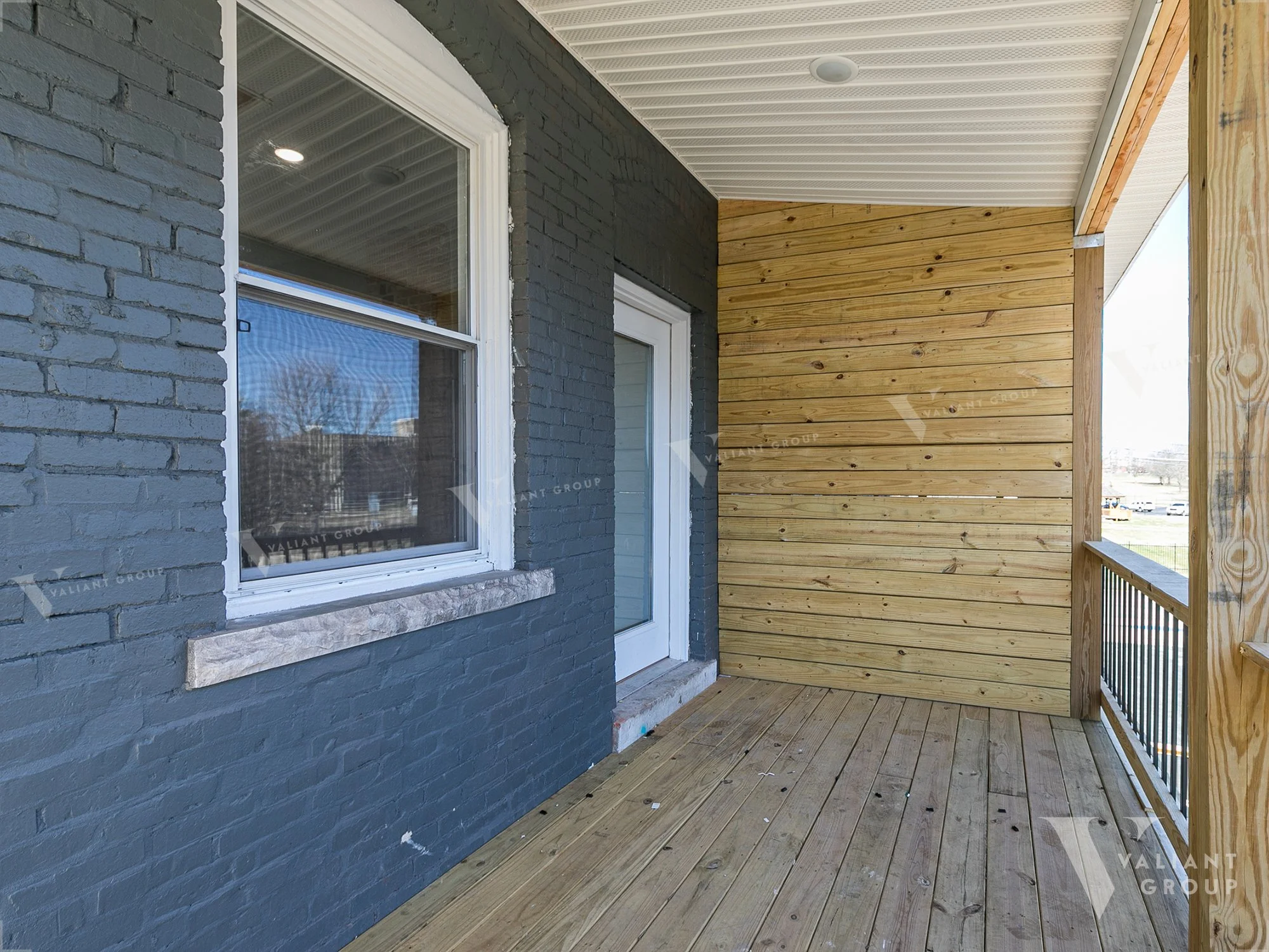 Apt 8 Back - 7M4A8850.jpg