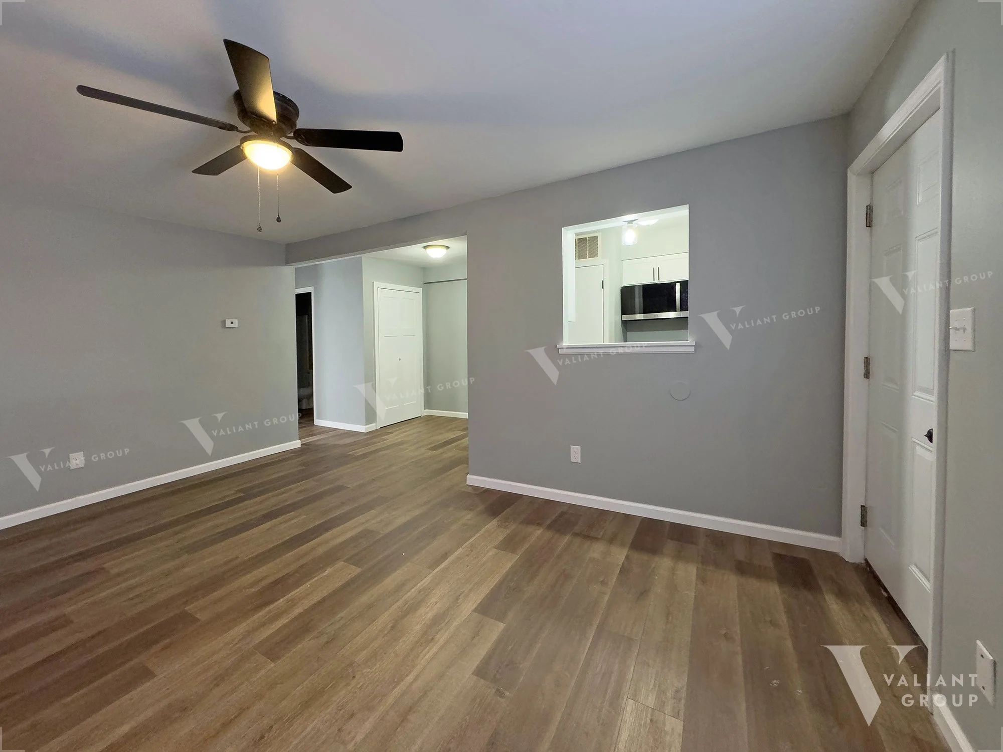 One-Bedroom-Rental-Apartment-2153-E-Cherry-St-Springfield-MO-65802-Apt-04-02-Living-Room.jpg