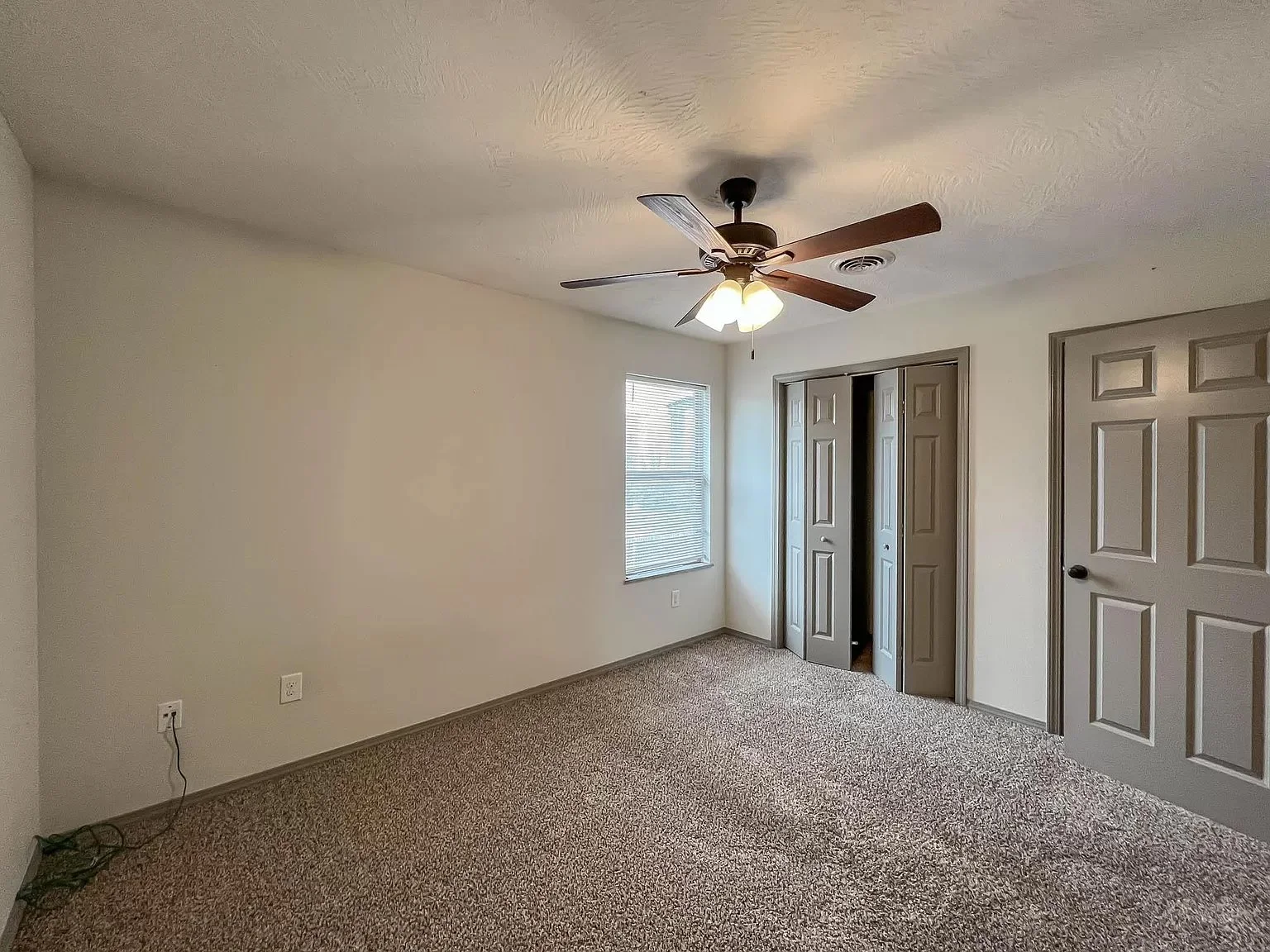 2323 E Cherry Street - Bedroom 01.jpg