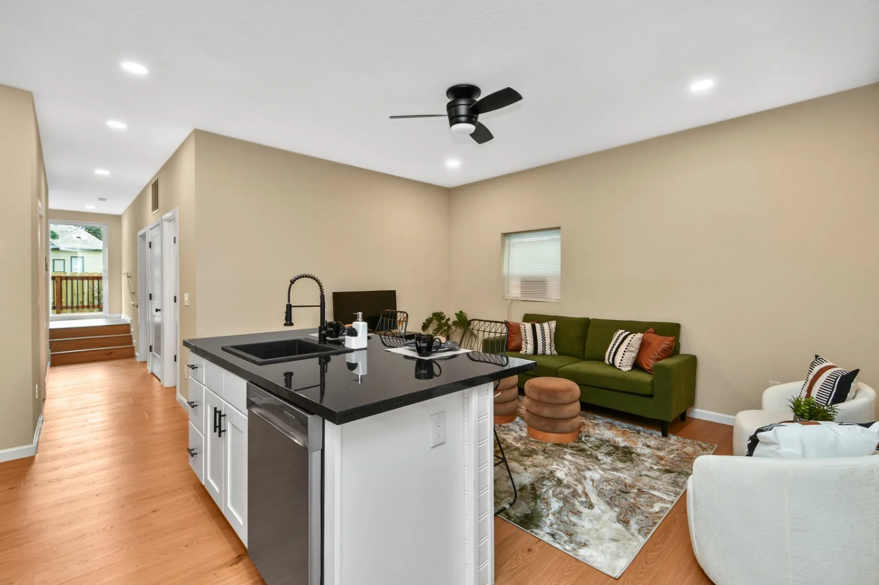 Pacific Station Breakfast Bar Granite Counter