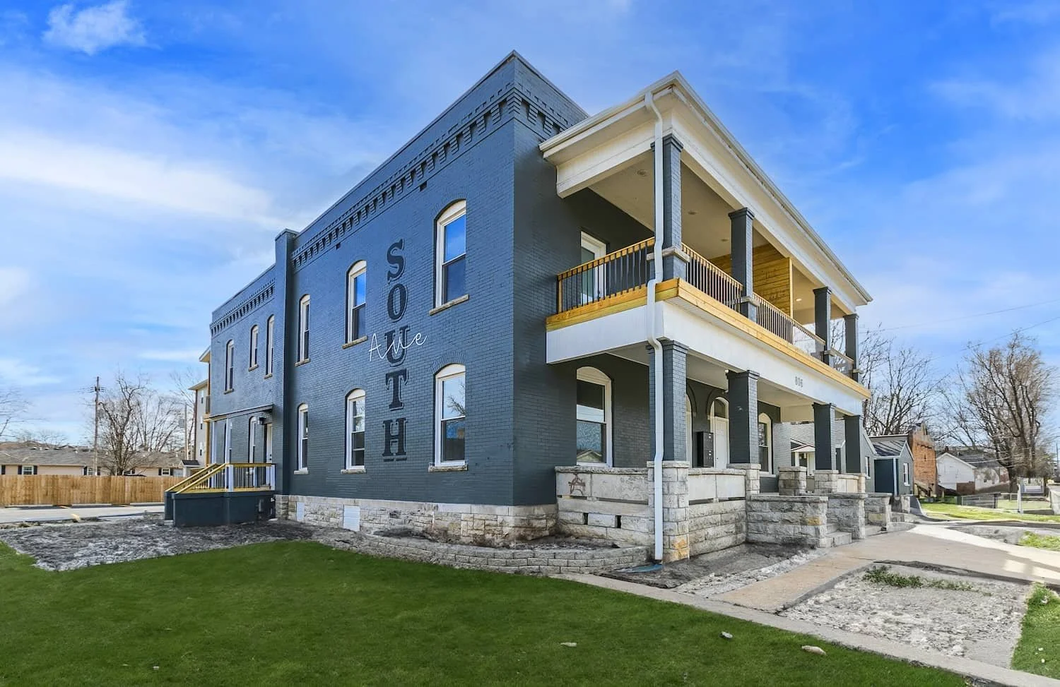 rent Downtown Loft Apartments in Springfield, MO Student Housing MSU campus for rent 