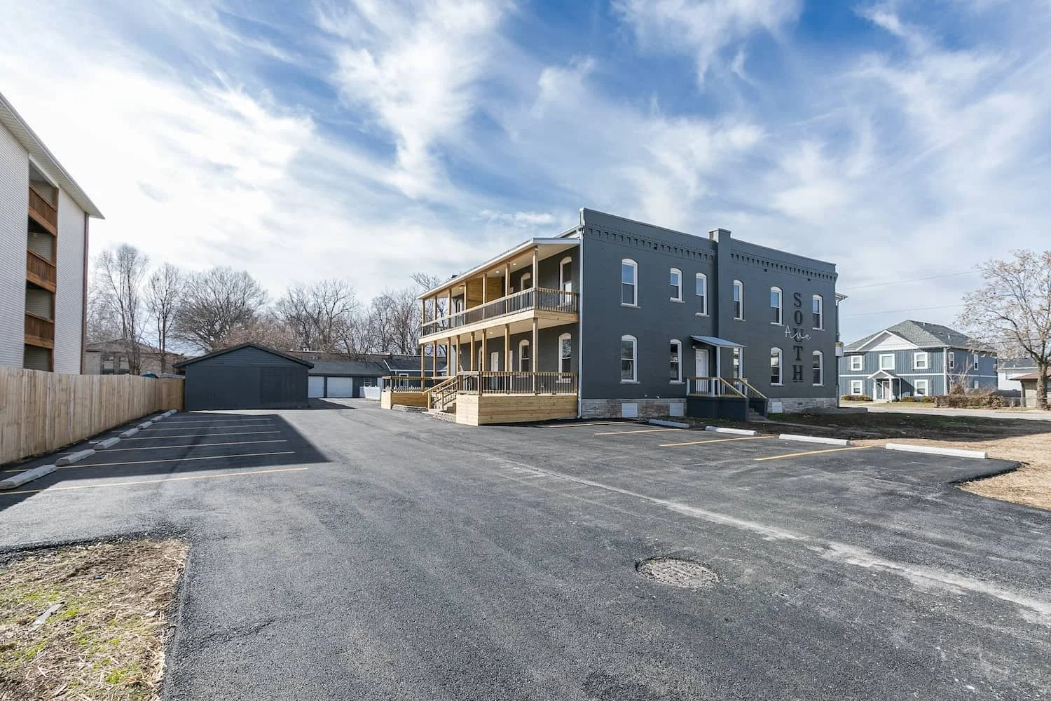 Downtown Springfield Lofts and student housing Apartments in Springfield, MO rent now