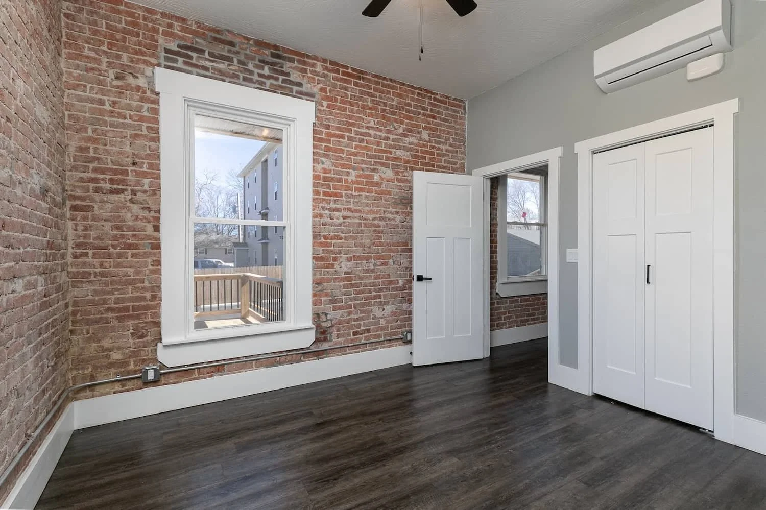 Student Housing MSU campus springfield mo downtown loft apartment for rent 1 bedroom living room vaulted cielings.jpg