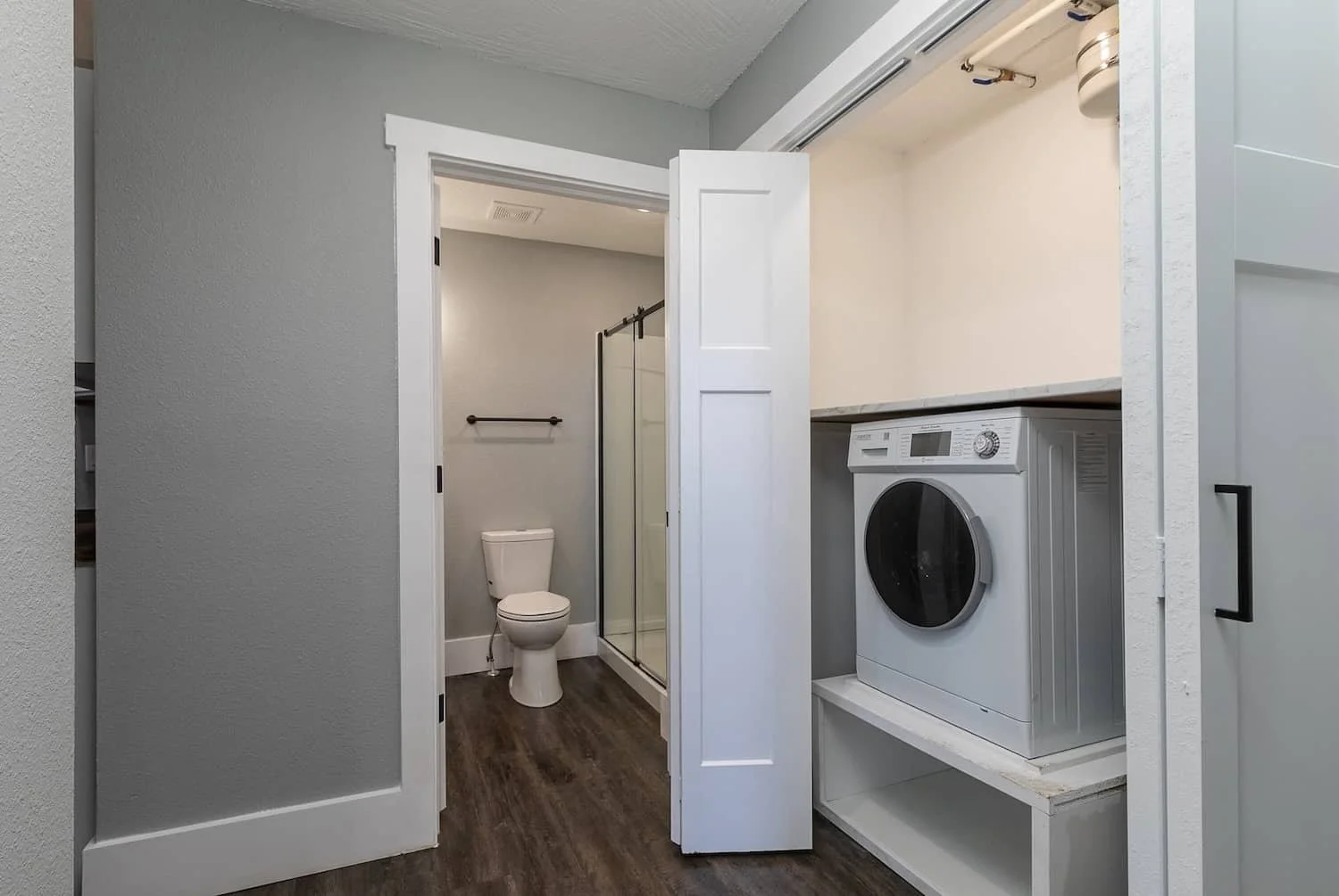 Student Housing MSU campus springfield mo downtown loft apartment for rent 1 bedroom laundry room in unit washer and dryer.jpg