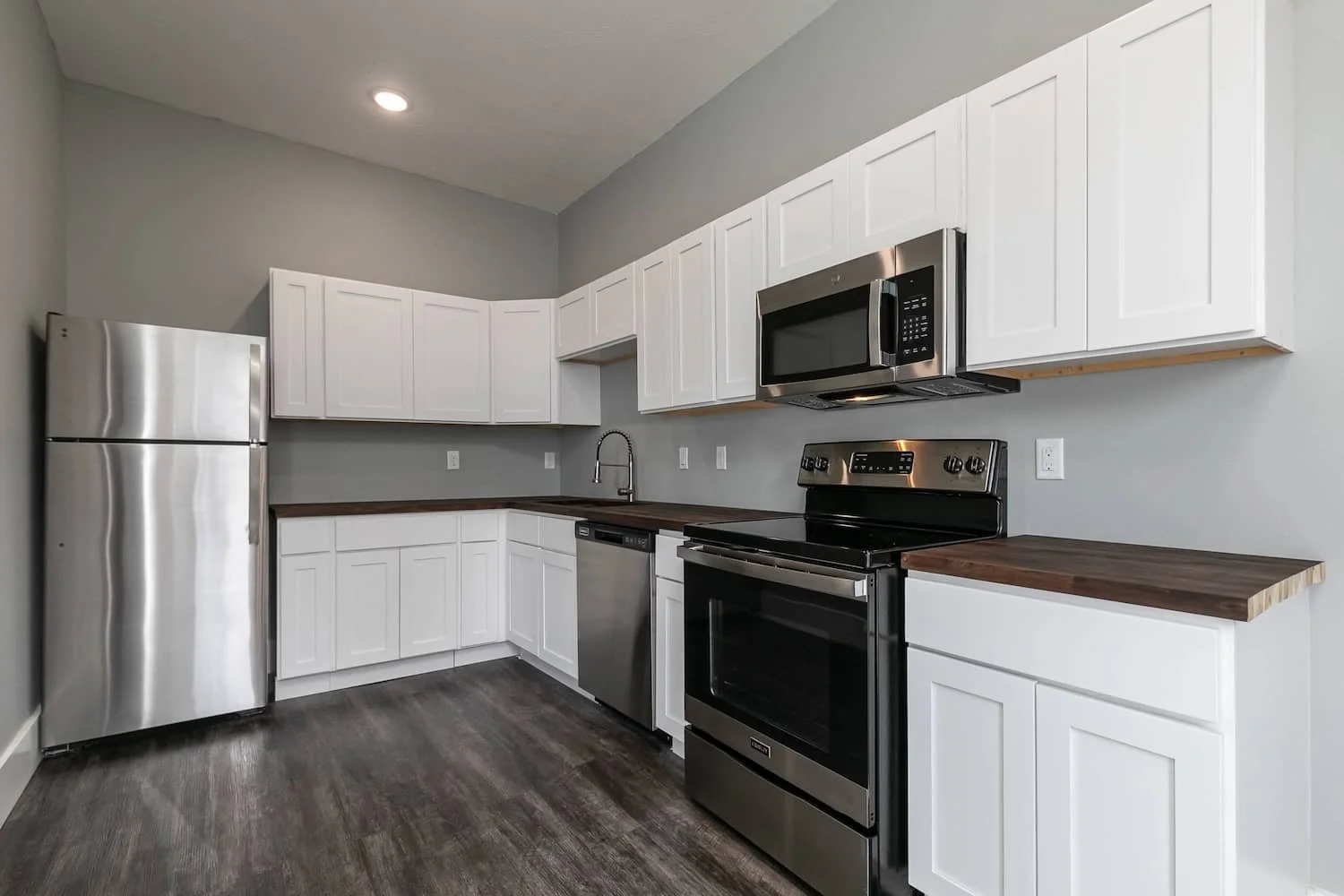 downtown loft apartment for rent in springfield mo apartment 3 remodeled kitchen with stainless steel aplliances.jpg