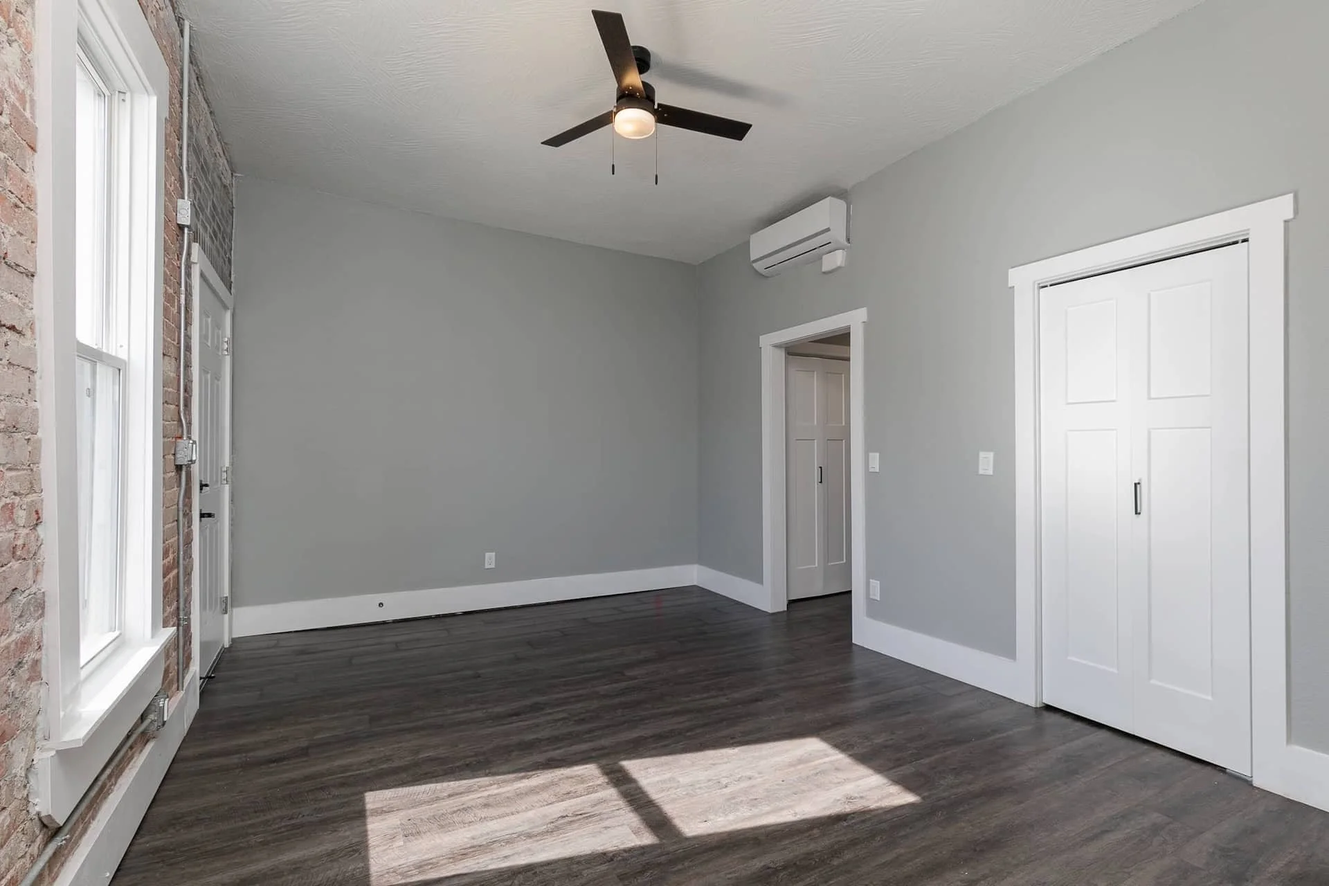 Apartments for rent downtown sprinfield missouri loft apartments master bedroom.jpg
