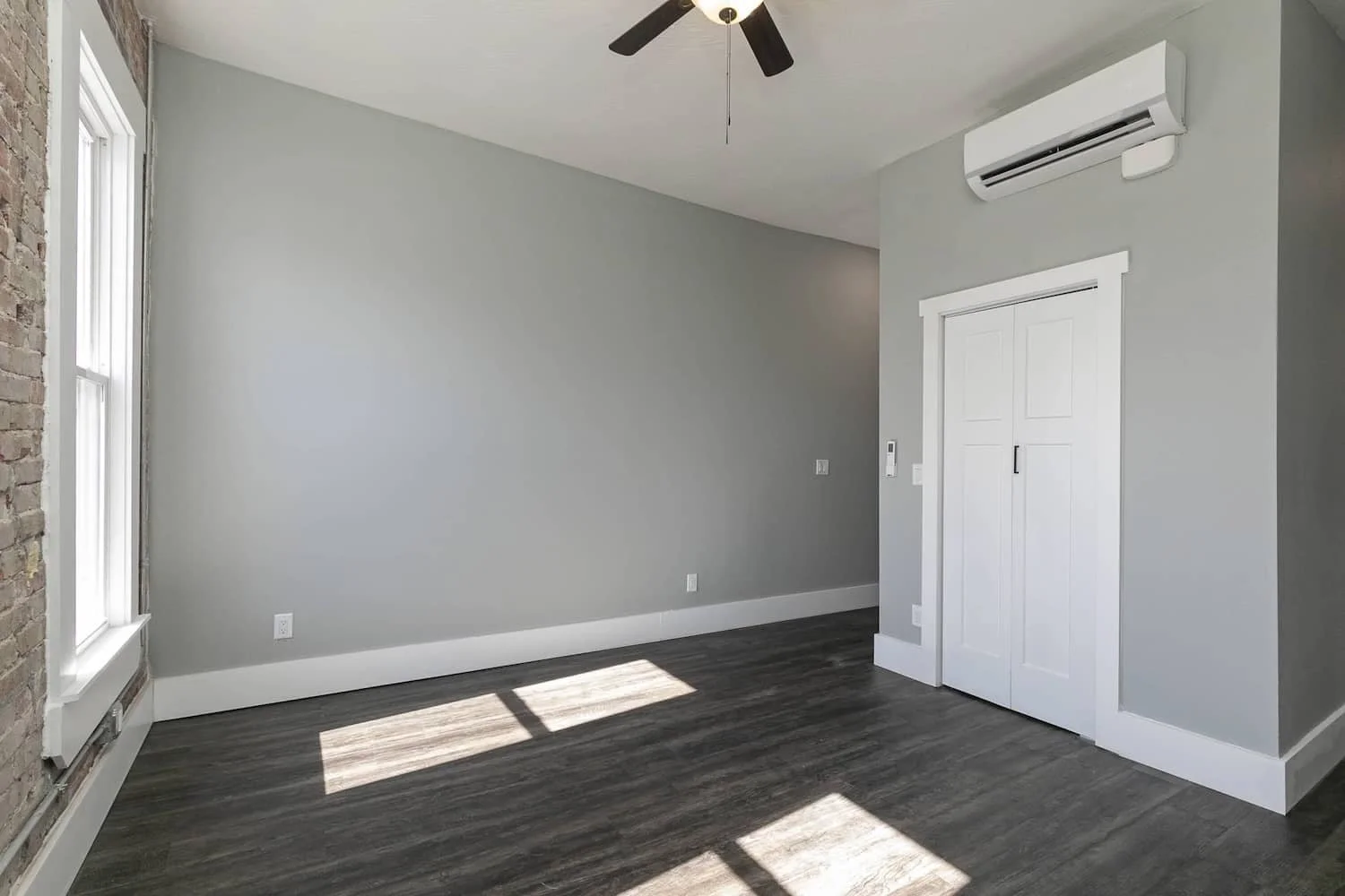 Downtown Loft Apartments for rent in Springfield MO refrigerator dishwasher internet washer dryer pet friendly 5.jpg
