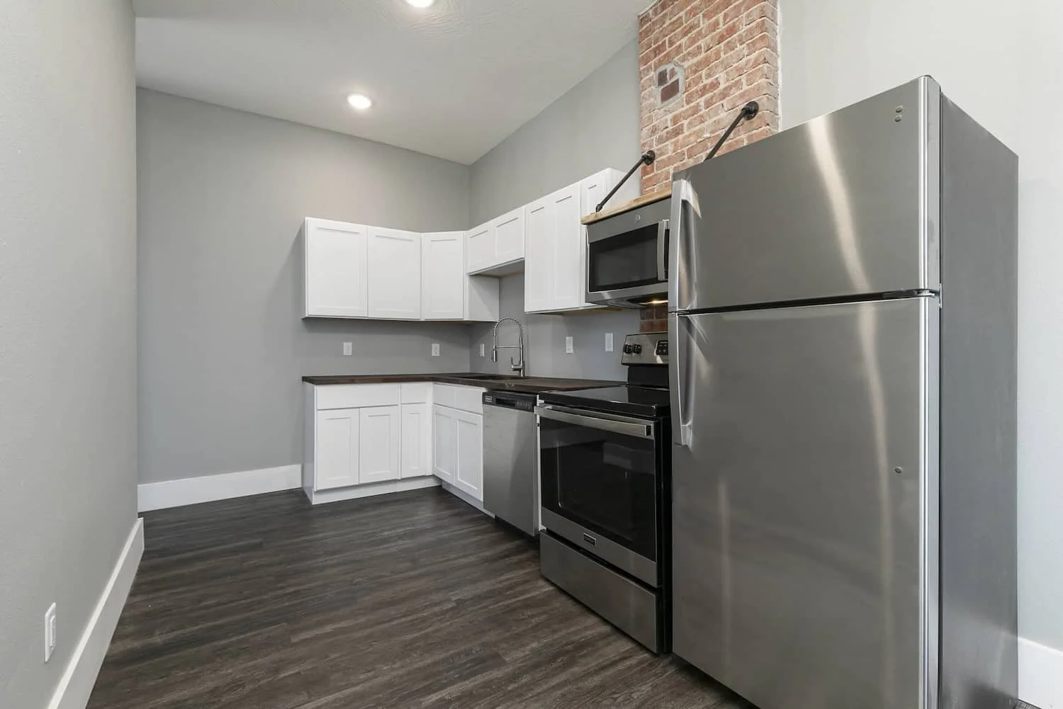 Downtown Loft Apartments for rent in Springfield MO refrigerator dishwasher internet washer dryer pet friendly 10.jpg