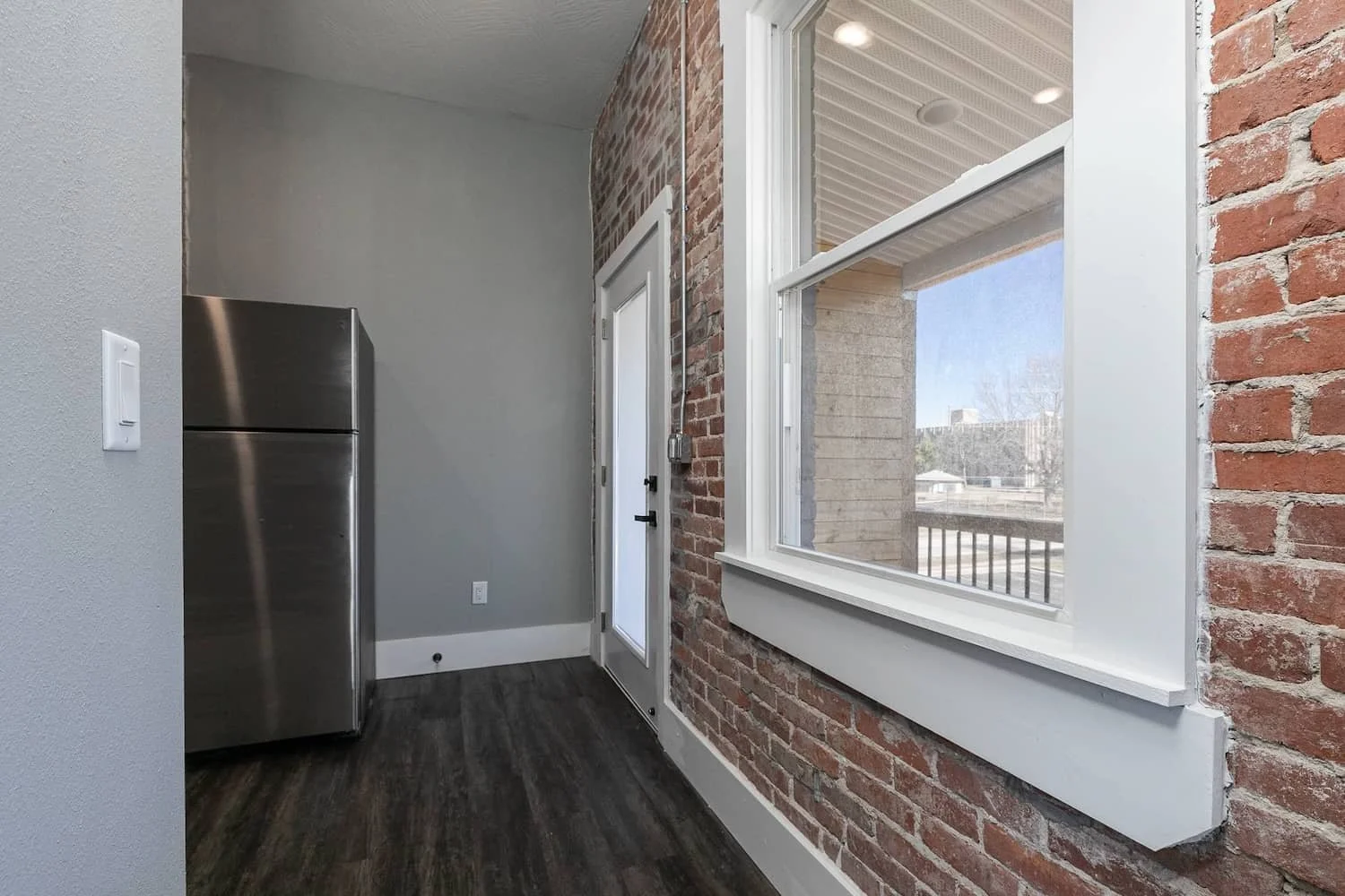 Downtown Loft Apartments for rent in Springfield MO refrigerator dishwasher internet washer dryer pet friendly 9.jpg