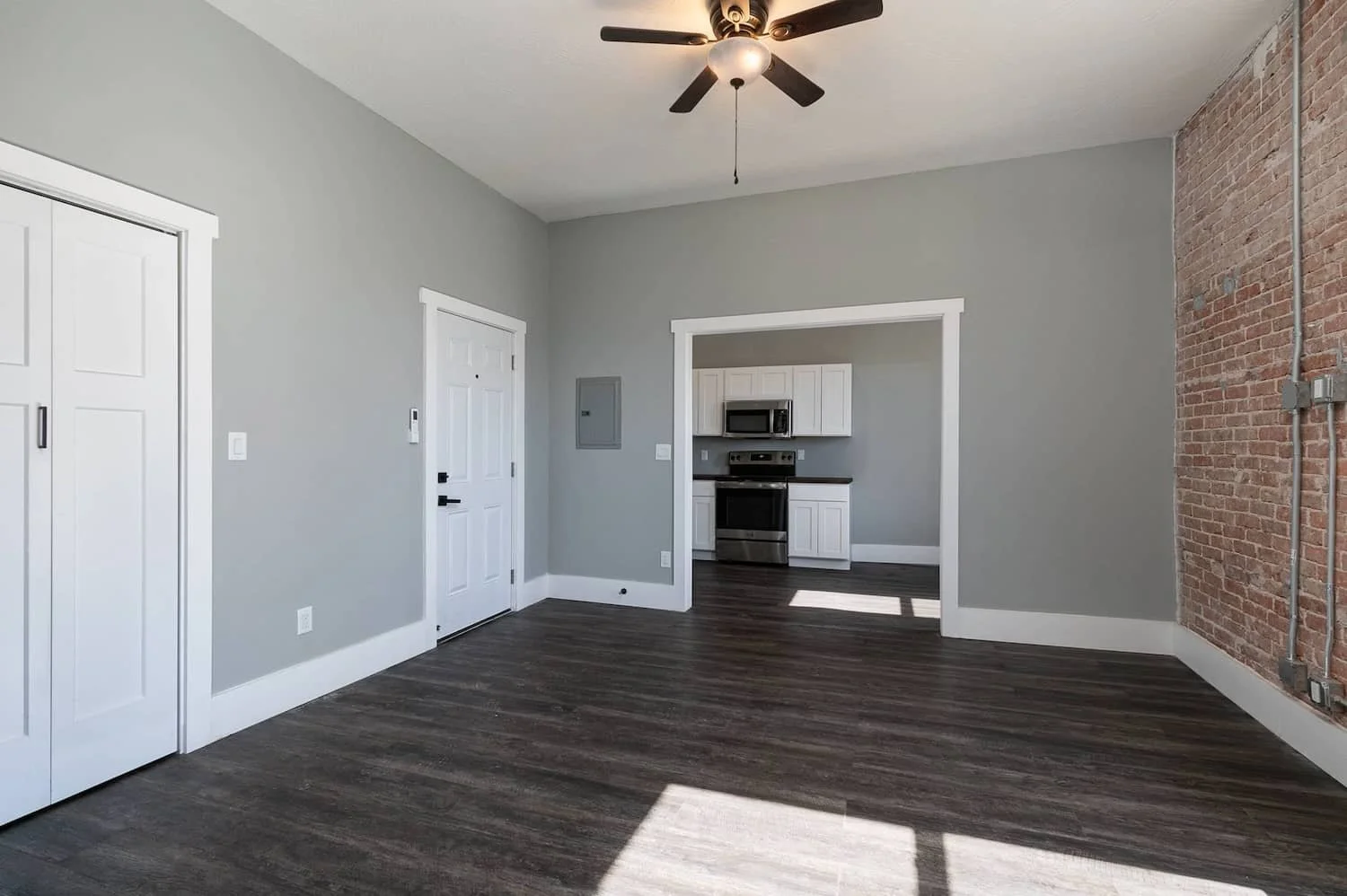 Apartment Unit 7 for rent downtown springfield private balcony 1.jpg