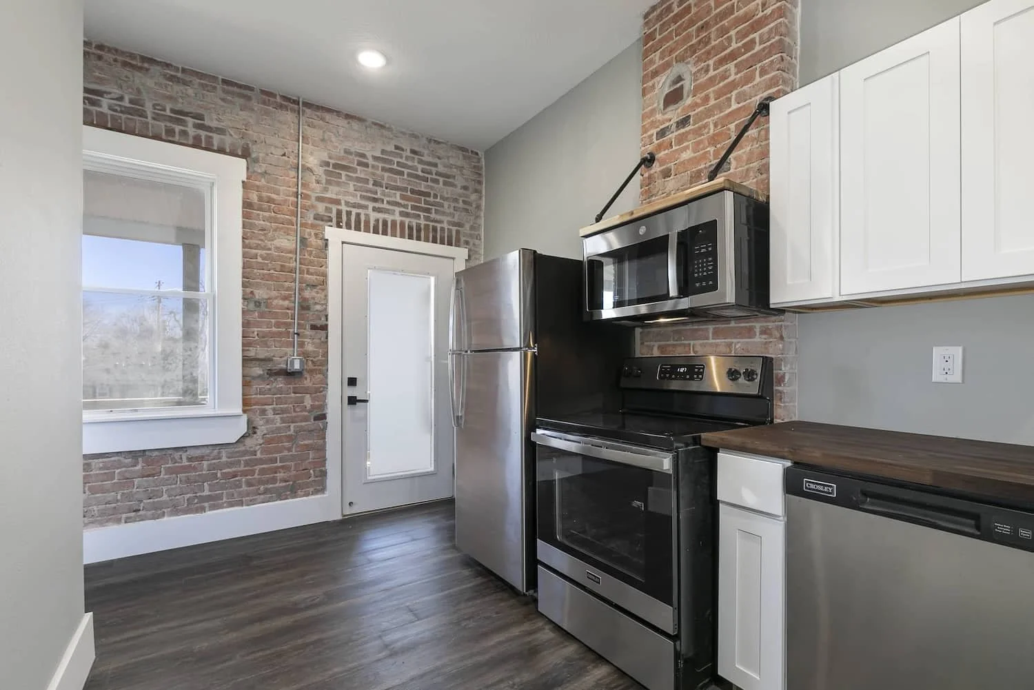 newly remodeled apartments for rent and lease in springfield mo MSU Student Housing 12.jpg