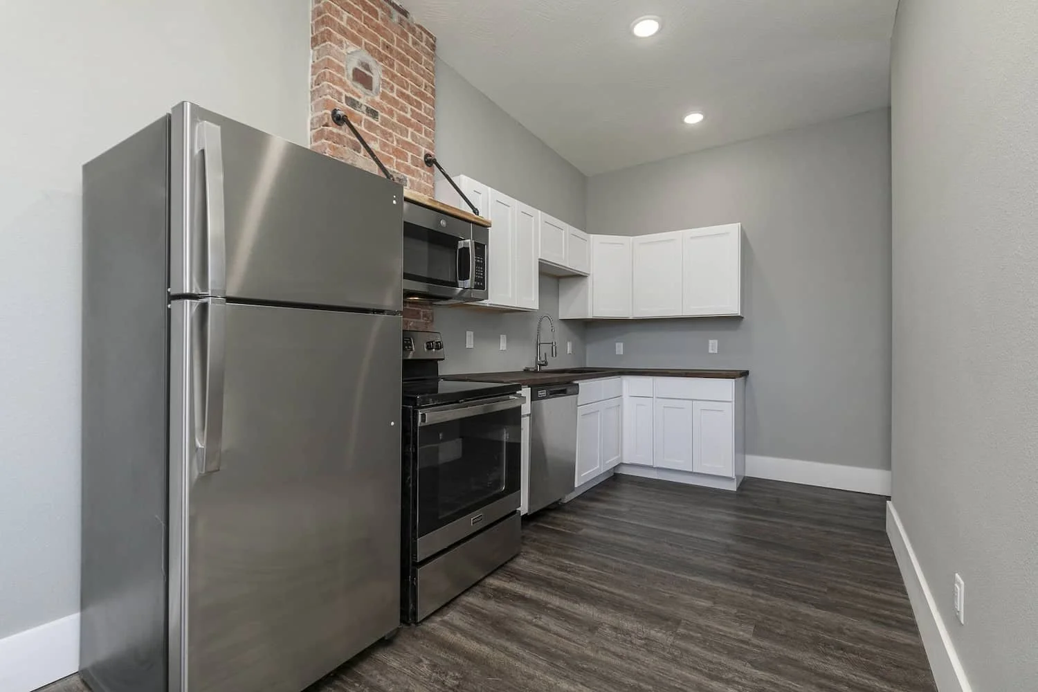 newly remodeled apartments for rent and lease in springfield mo MSU Student Housing 10.jpg