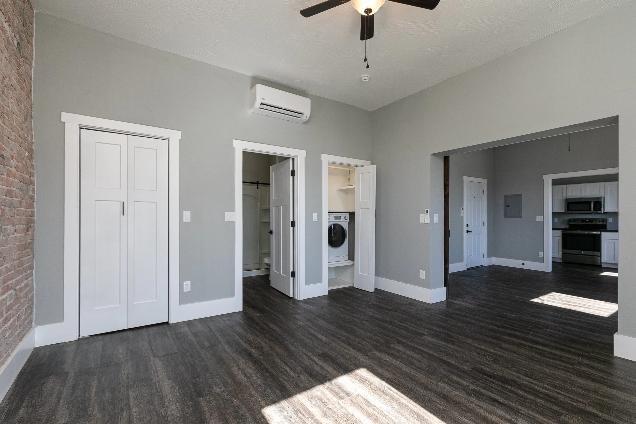 Apt 8 front - 7M4A8874-Edit.jpg