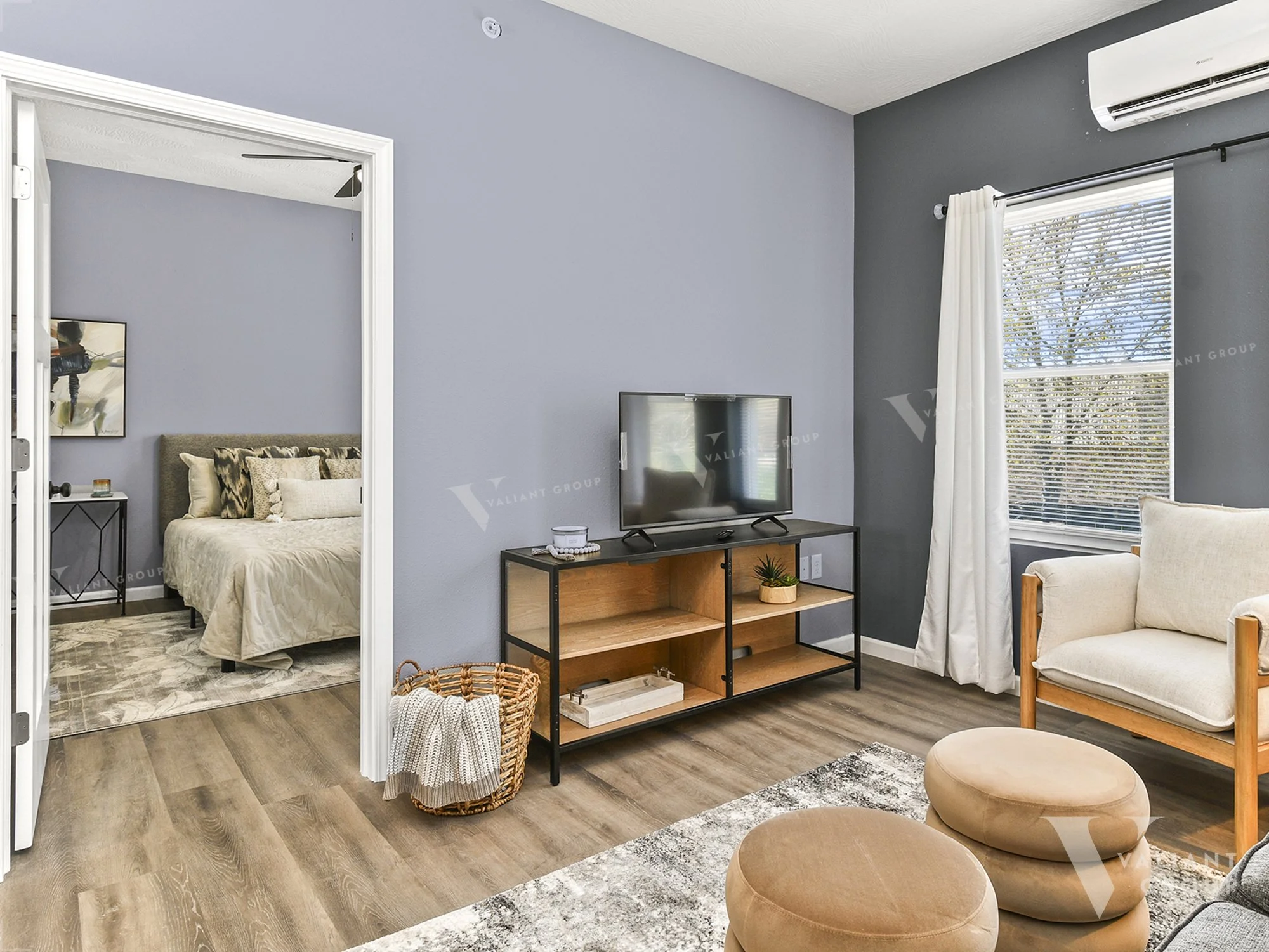 08--2143-E-Cherry-St-living-room-tv.jpg