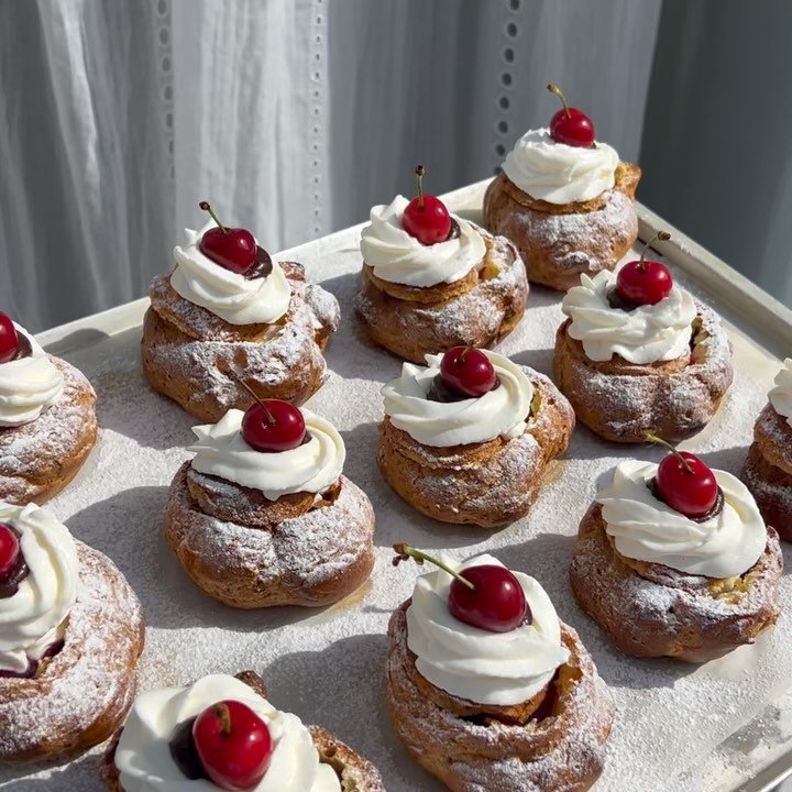 heyyyy cherry season🍒 every weekend @nathy_m_alves makes Choux; we always love them (we love everything she does) but these ones have hit us in the middle of our sweet pastry hearts &ndash; fluffy Choux, highly acidic cherry jam, dark chocolate gana
