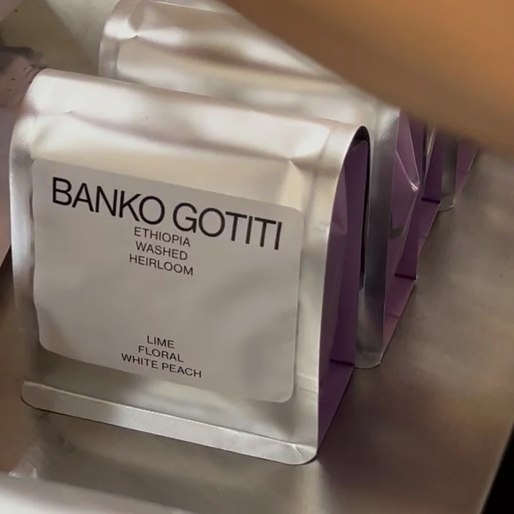 BANKO GOTITI is our newbie👼🏻 washed ethiopia from the Yirgacheffe region, you can expect a classic floral high-fidelity profile🙂‍↕️ second slide is one of the rare ones which went to London! @profilehighbury 🎡 third slide went (mainly) to you