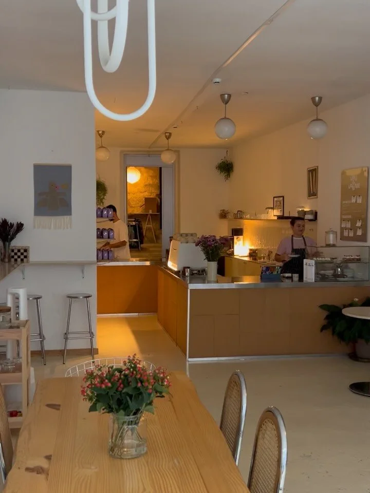 Morning of new coffee arrival & new coffees tasting! The lunar and banko are now available at the brewbar🌀Our new “Sueños de Campanario” (translates to “dreams of the bell tower”) from three female producers from a