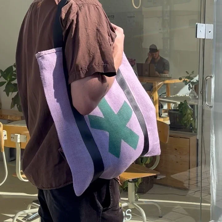 October was a blast🫰🏻 from our bar-takeover week to launching upcycled coffee bags by @zeroisthenewone x @_hija___, to busy days in the roastery, us taking over the bar at @somossitio in Barcelona, working on our advent calendar aaaand one more sma