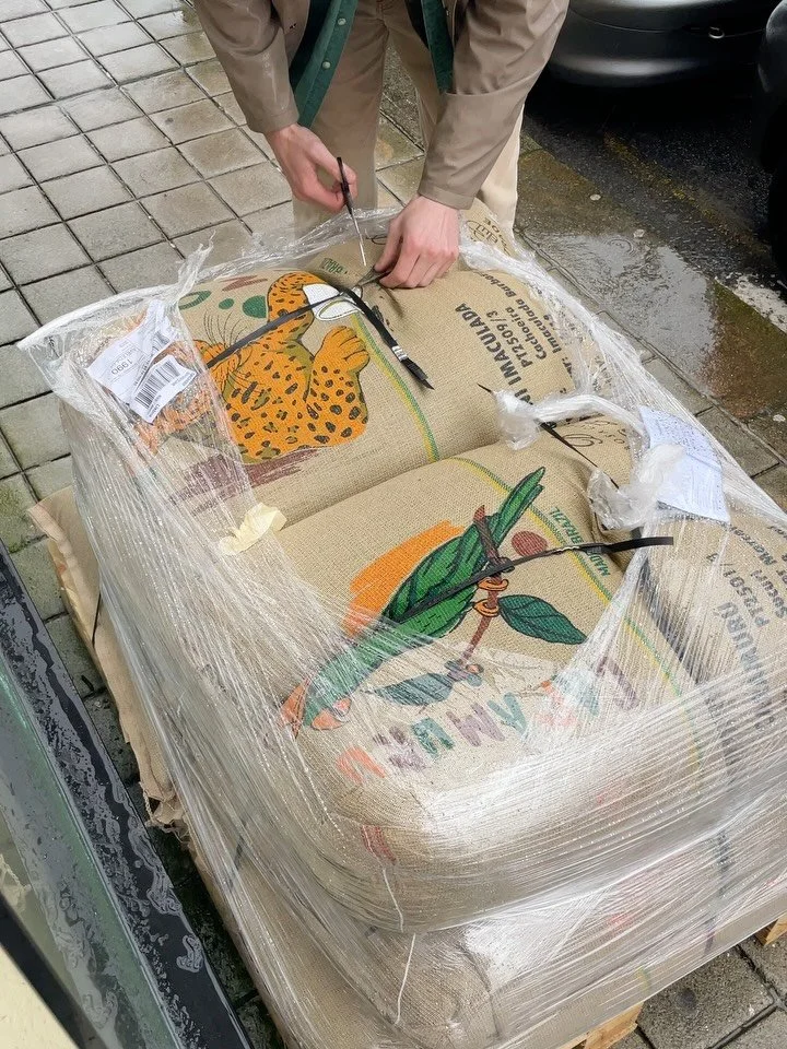 1, 2, 3 &amp; to your doorstep🚚🏡 
📯vonandvonnie.com