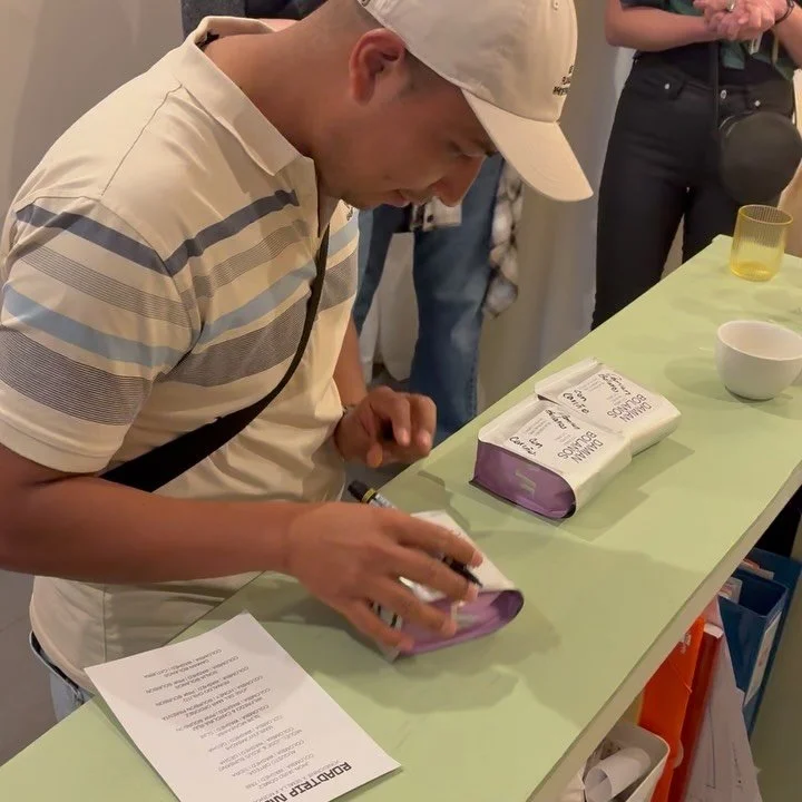 This week we had the opportunity to spend time with Damian Bola&ntilde;os @damian_2b from @monkaaba and Wilts and Pat from @semillacoffee. We had an incredible time filled with great conversations, good coffee, food and a bit of wine!💚 

Hanging out