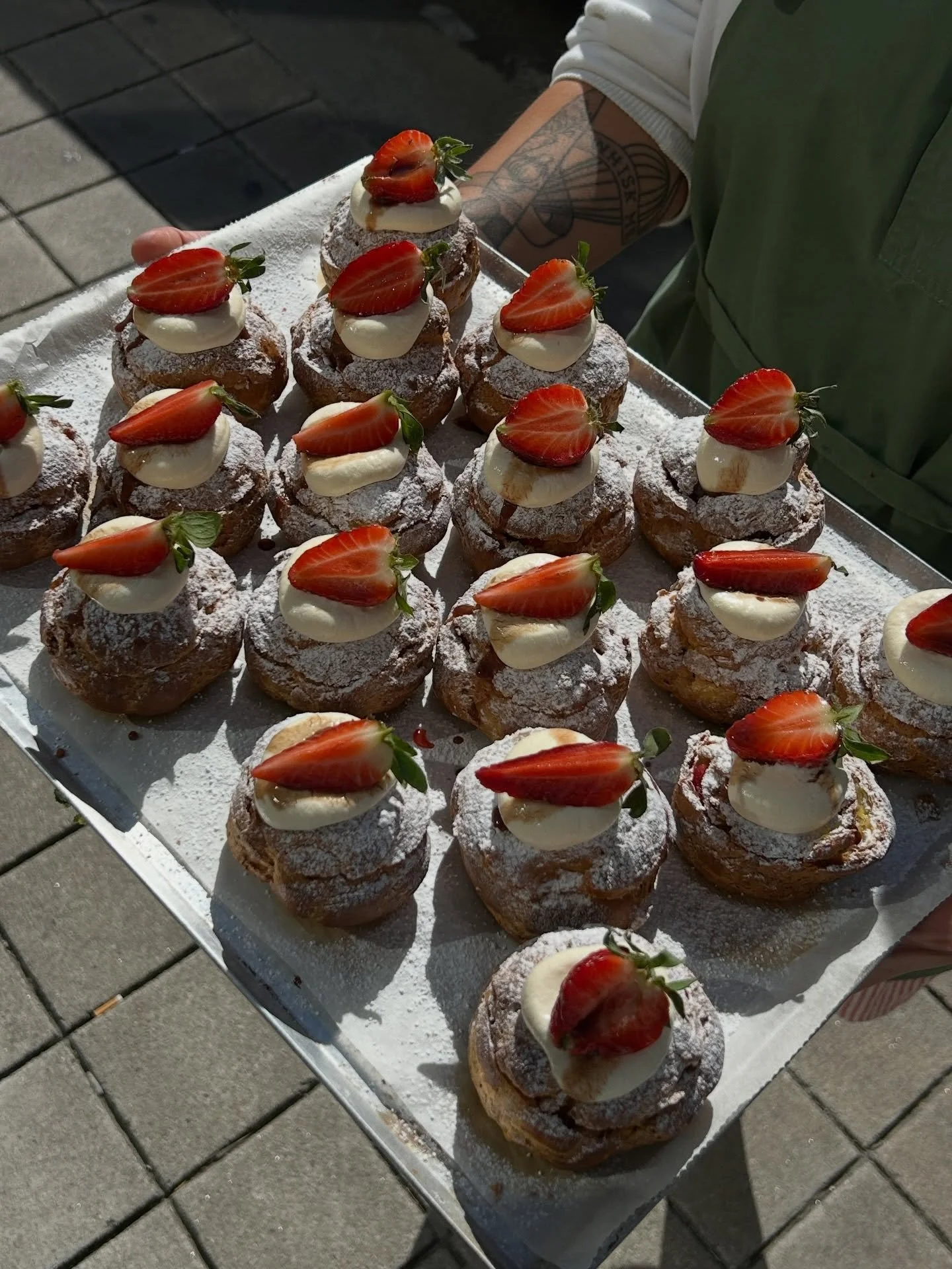 strawberry season is hereeee🍓all of our treats are made in house🙂&zwj;↕️ 
by @nathy_m_alves