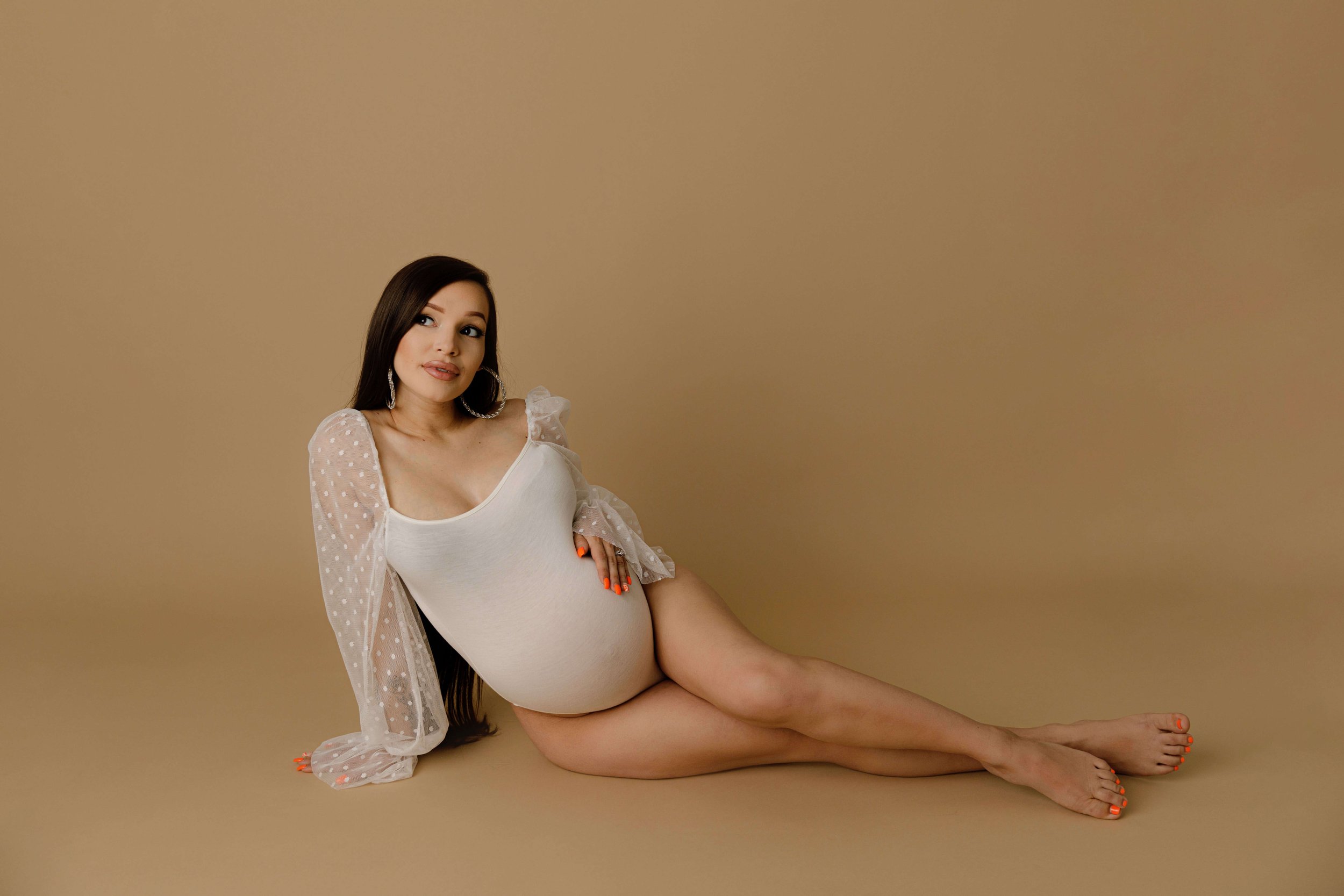 brunswick georgia studio maternity photographer in white lace bodysuit