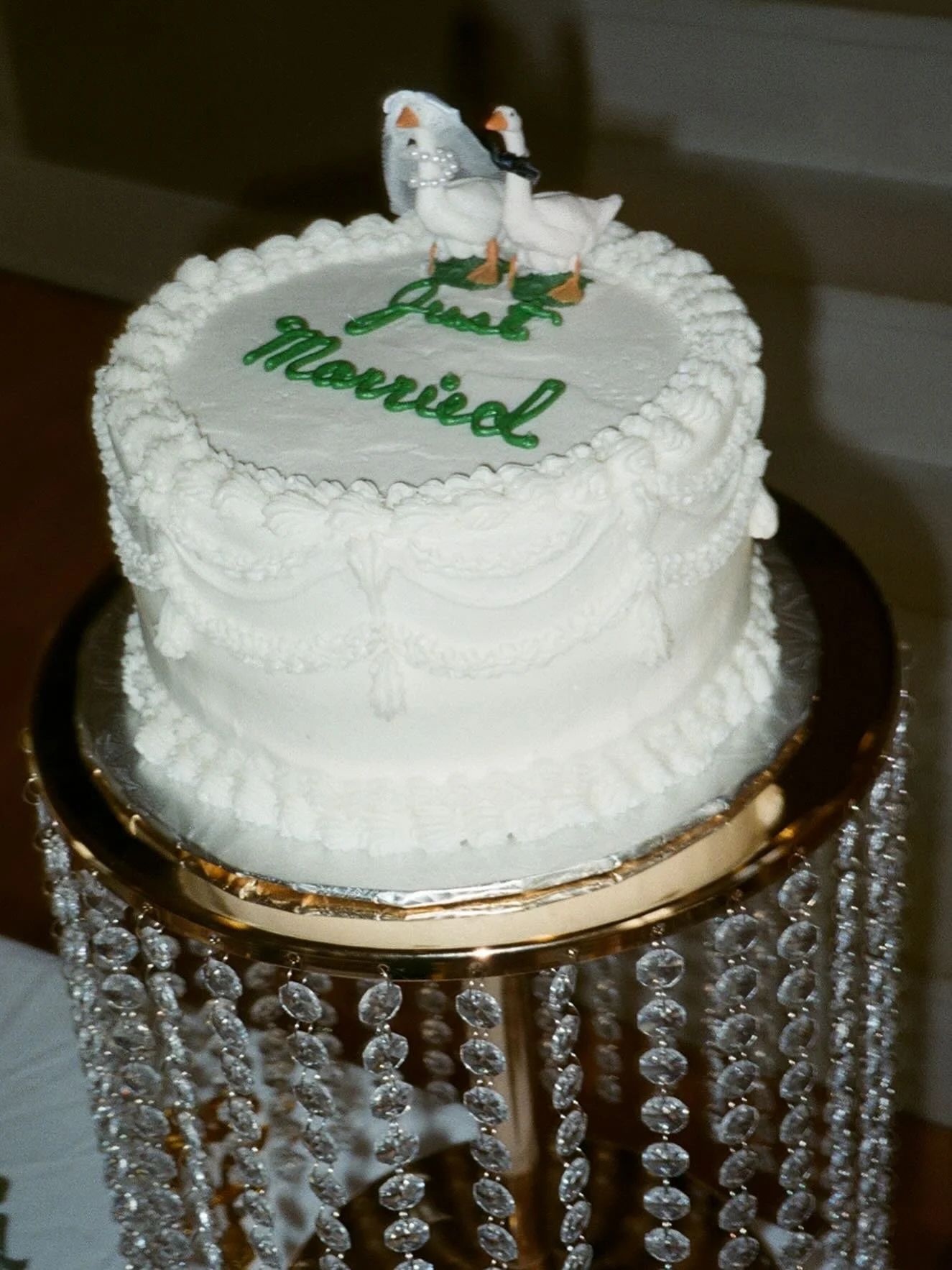 a moment for the cutest wedding cake!! 🪿🪿
