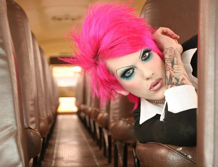 jeffree star bus.jpg