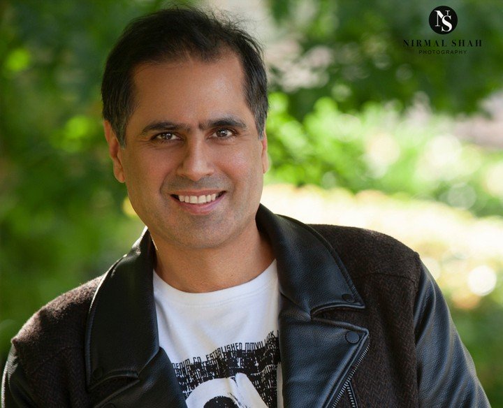 Meet Manu Chopra , a screenwriter and producer with strong client-facing skills and a successful movie, TV, Advertising and Radio career spanning Canada and Asia. https://www.manuscriptink.ca #nirmalshahphotography #studio621films