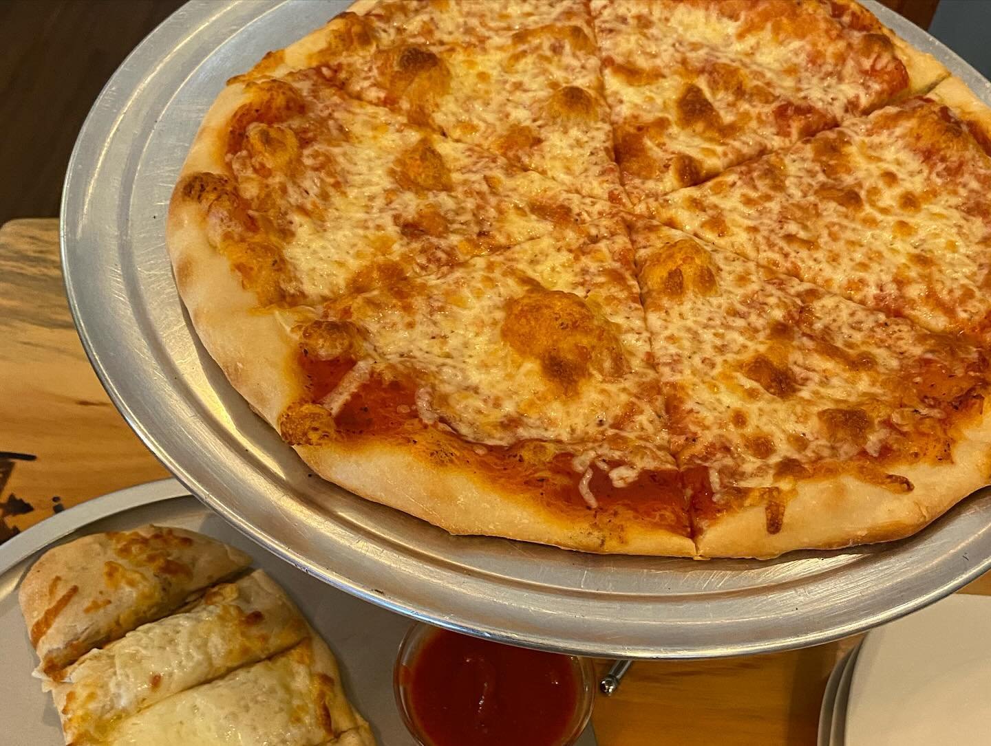 Have you been to @bigtimescatering? Friday night seems like a good time to start! Stop by to say hi to Jen and Tim, and don&rsquo;t leave without trying the cheesy bread. It&rsquo;s out of this world! ✈️🌎

📍247 Campbell Street, Williamsport