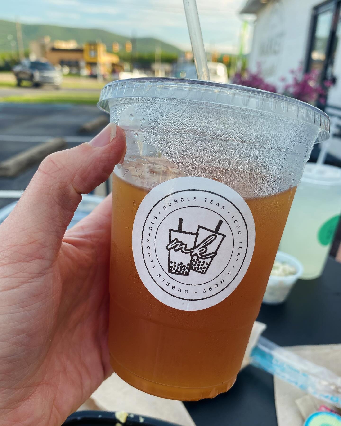🥤Stopped by @dwmarkethouse earlier this week and picked up a peach tea from @mkbubbledrinks. Check out their page to see where you can find them next! They also added a gift card to the Memorial Day Weekend cooler giveaway at Don Waltman&rsquo;s. Yo