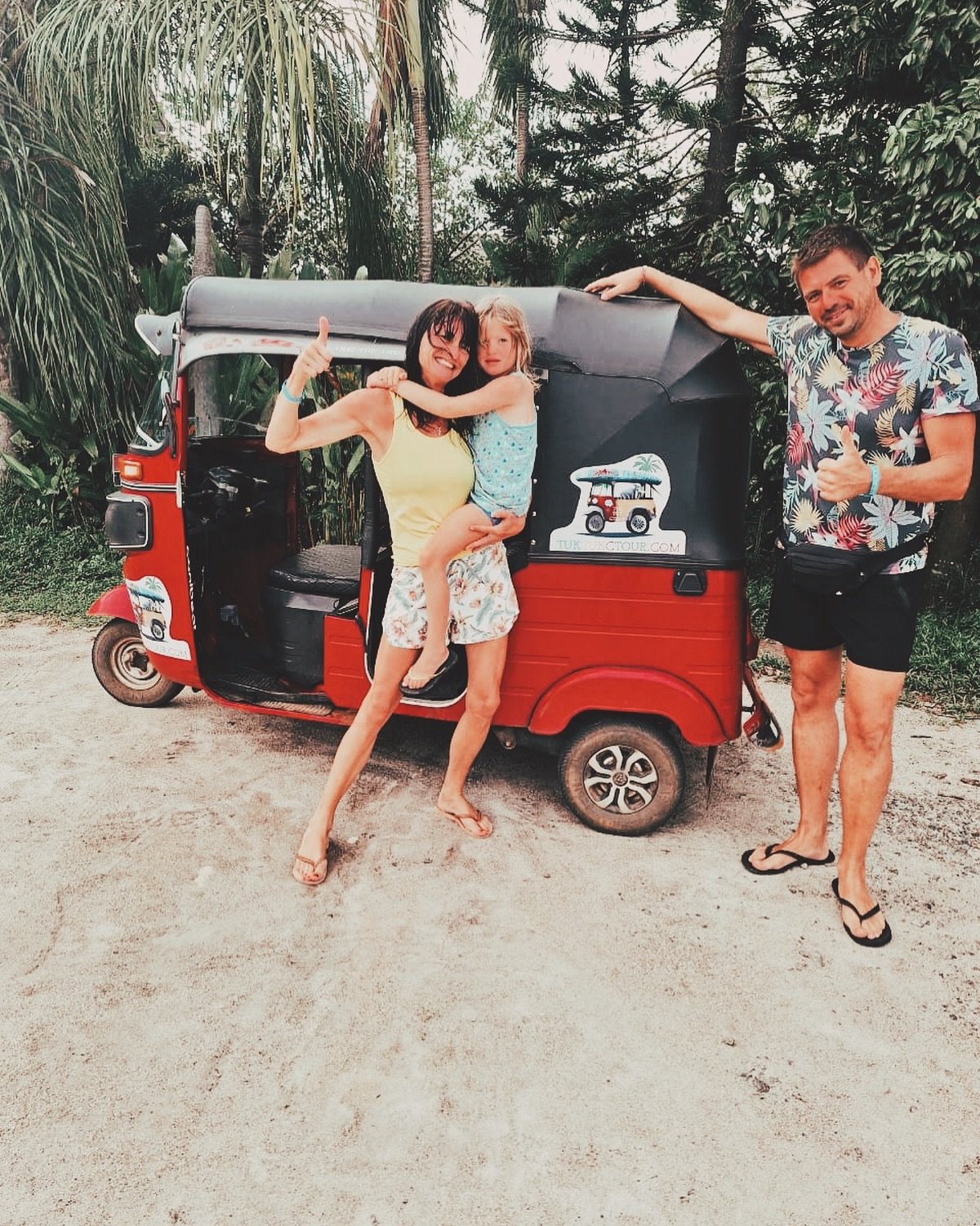 40days of Adventure with Tuk Tuk 🇱🇰&hearts;️🇩🇪 #srilanka #germany #travel #tuktuksrilanka #freedom #germany #berlin #munich