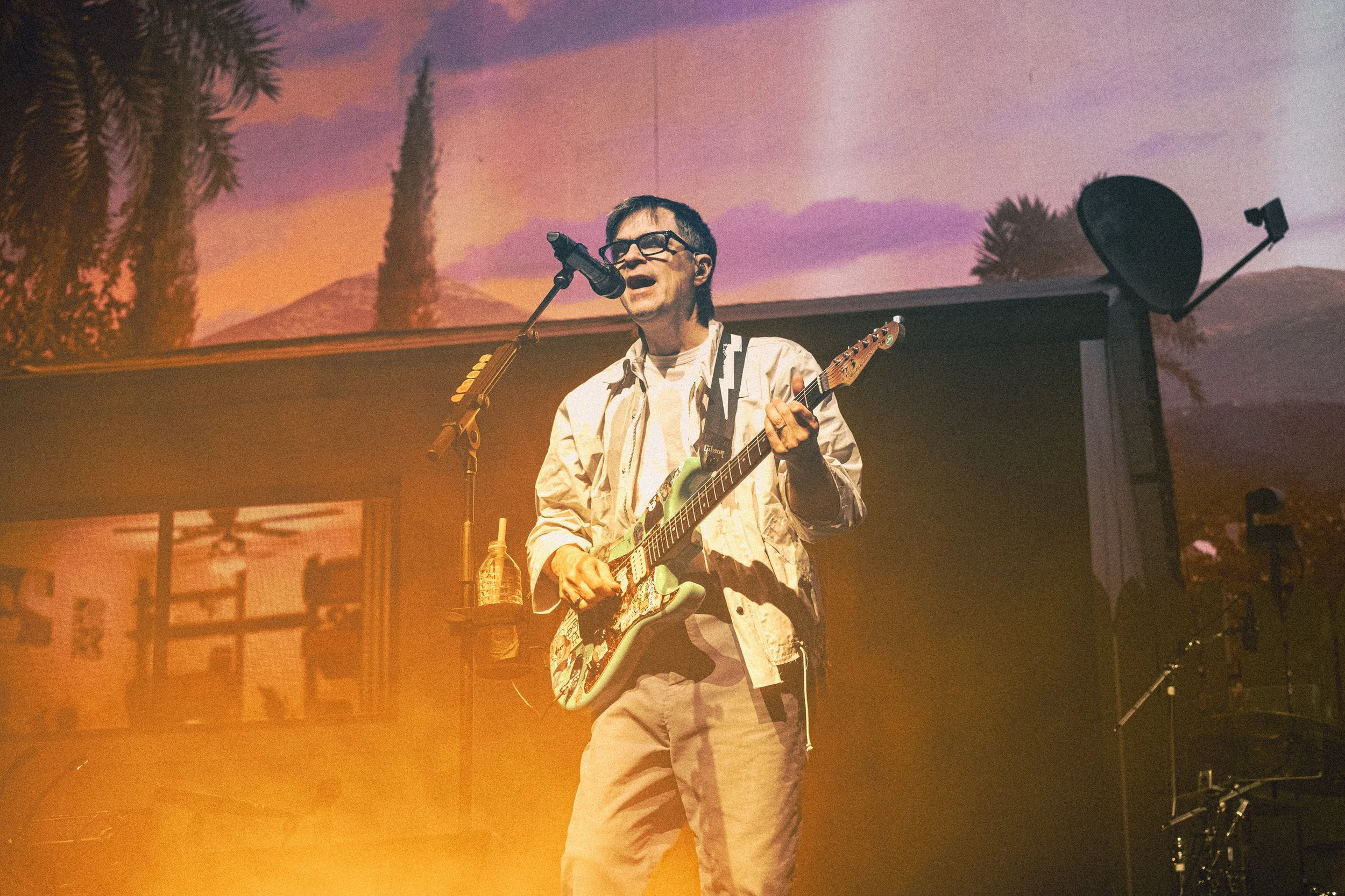 04Weezer.jpg