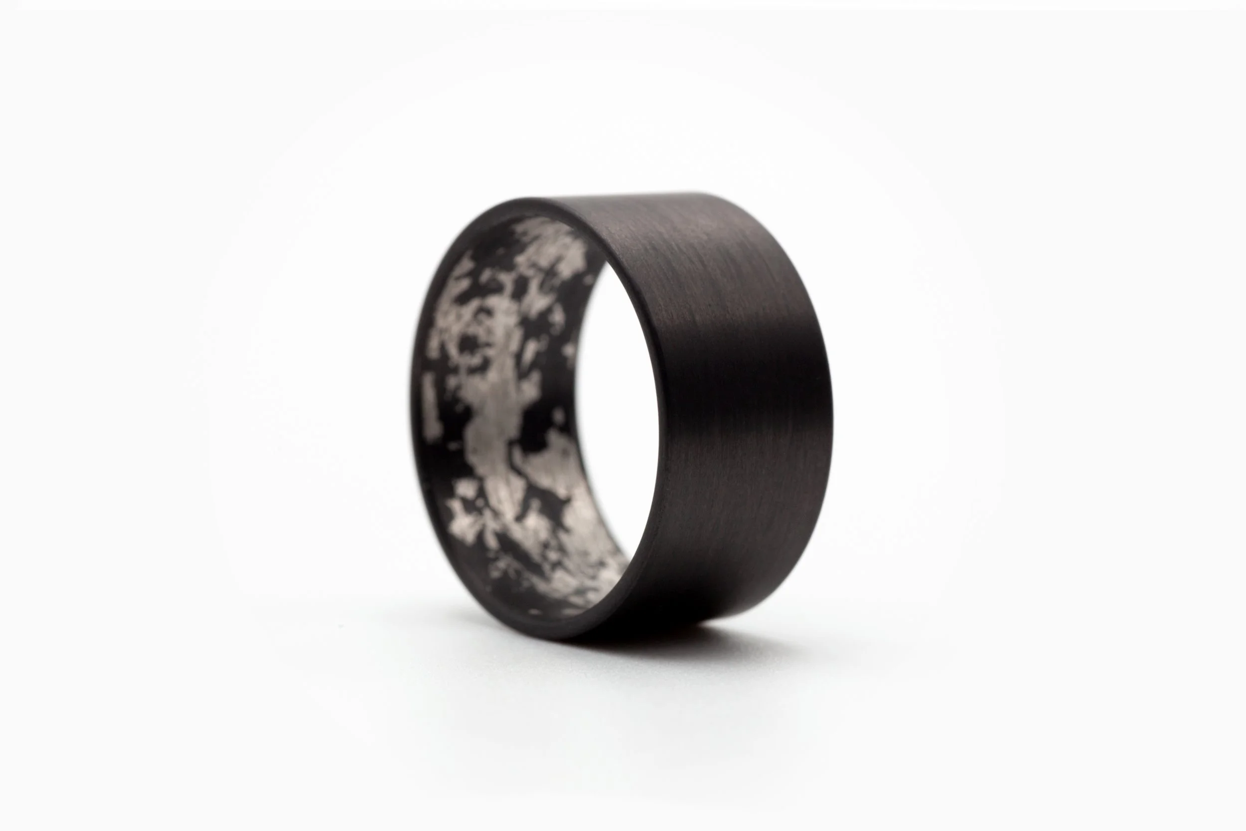 Singularity_carbon Platinum-Black-Mystery-ring_10-1.jpg
