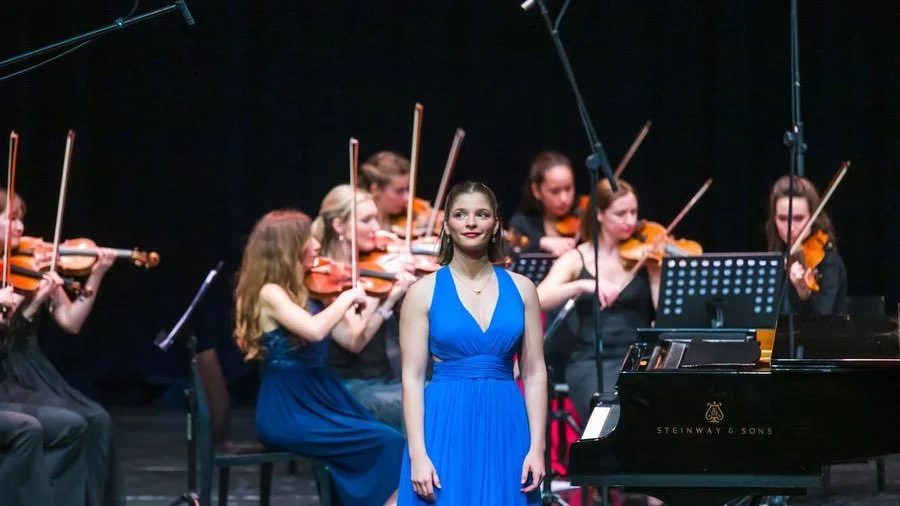 an evening of Handel, Beethoven, Lilly Boulanger, Chaminade and Gershwin with the most talented women🎻 🎶 

thank you to @femmesdeurope @whalll.be @portrait.made.in.belgium 

it&rsquo;s always a treat to perform for the Belgian public! 

#chambermus