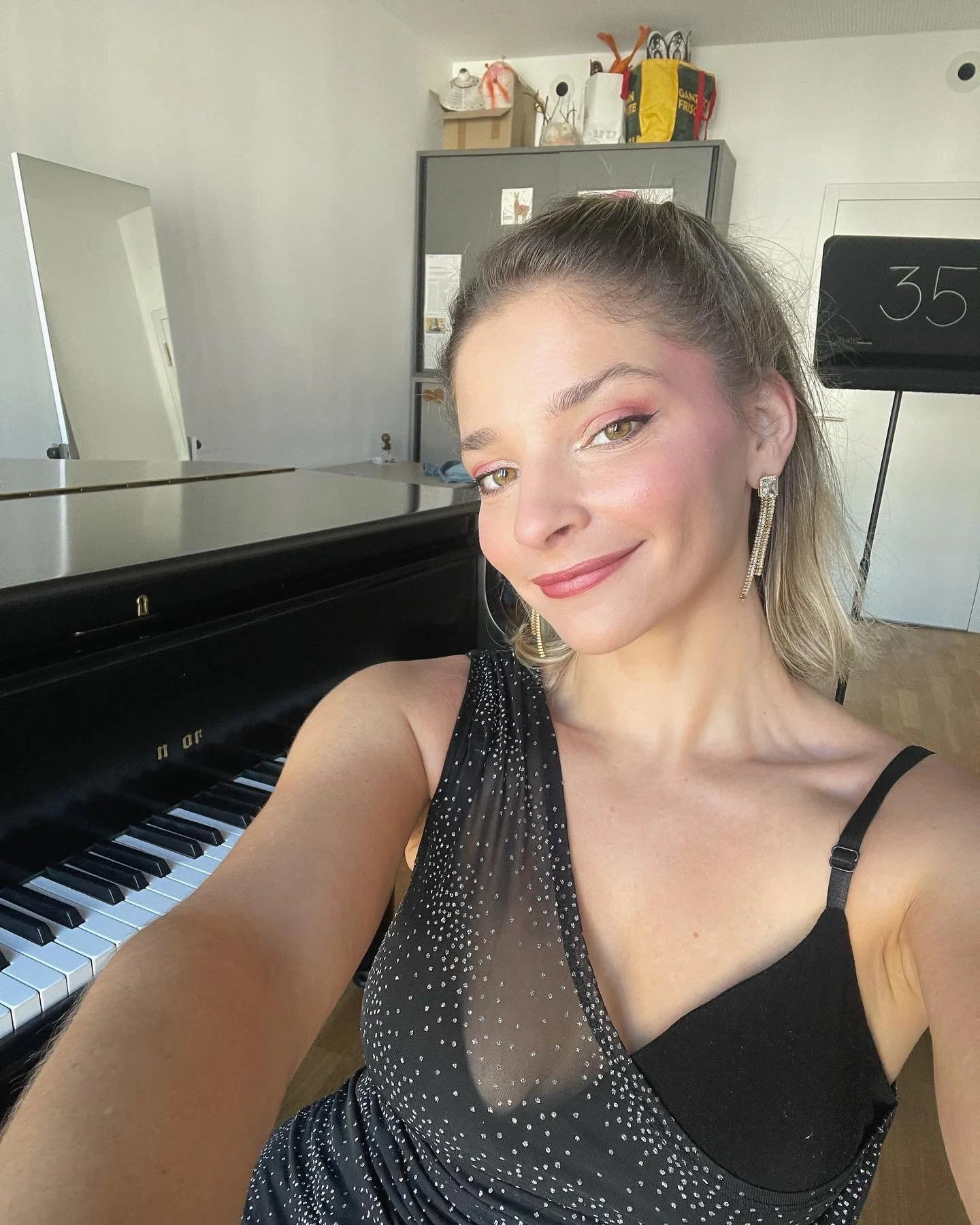 I had a wonderful time spending a week in beautiful Innsbruck for the #cesti competition and singing works by Cavalli, Vivaldi, Gluck and Handel! 
I was honored to advance to the semi finals and to be awarded a special prize to return next summer to 