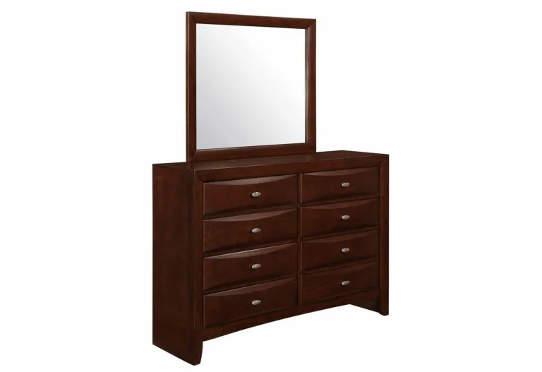 LINDA-MERLOT-D-M-ANGLE-WB-1-768x527.jpg